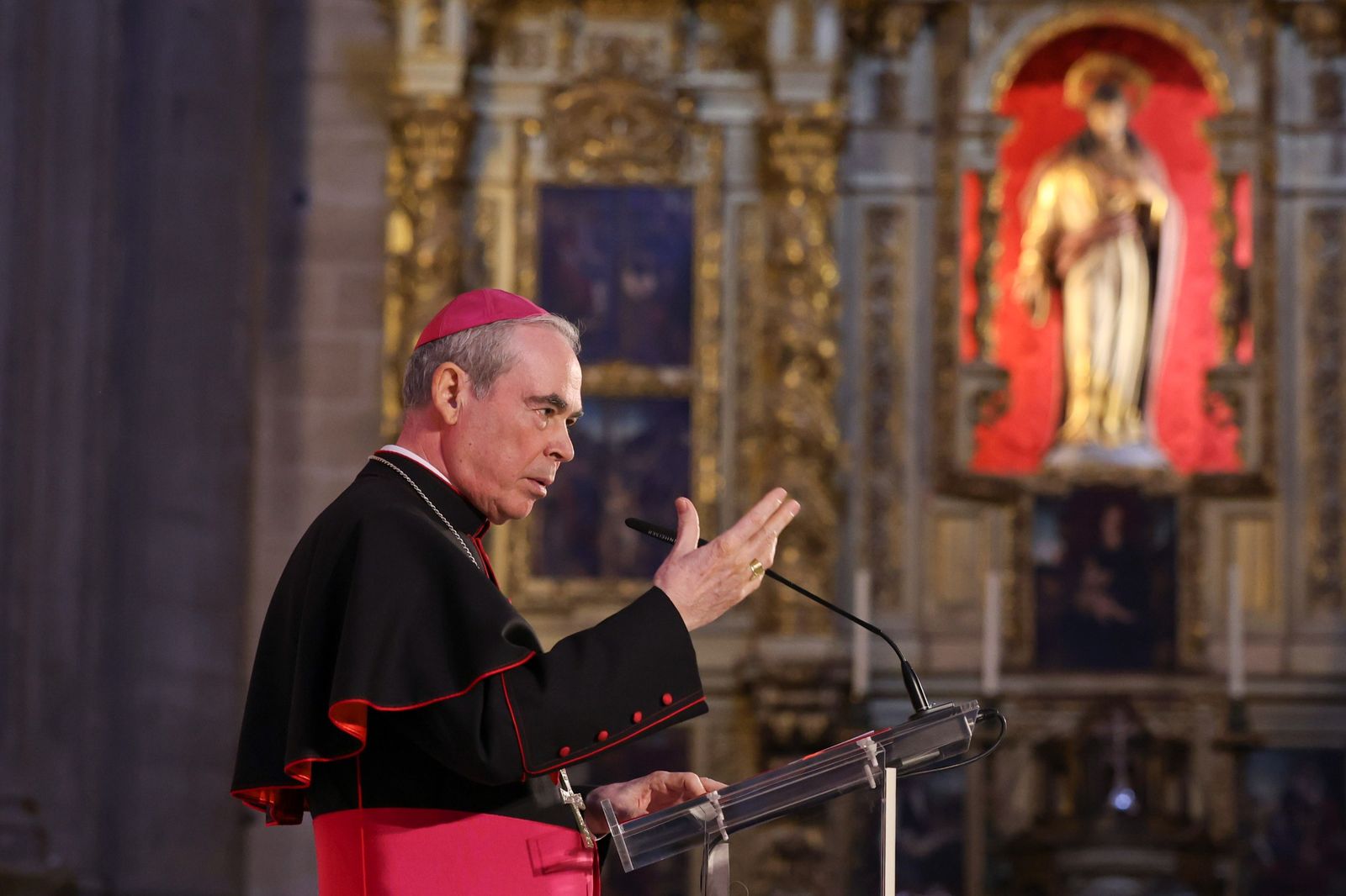 El obispo de Málaga en una celebración reciente.