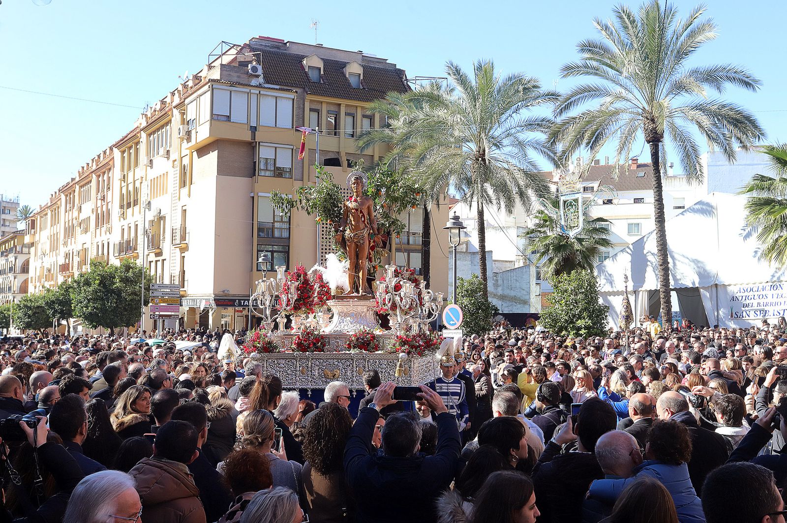 Imágenes de la procesión de San Sebastián en Huelva