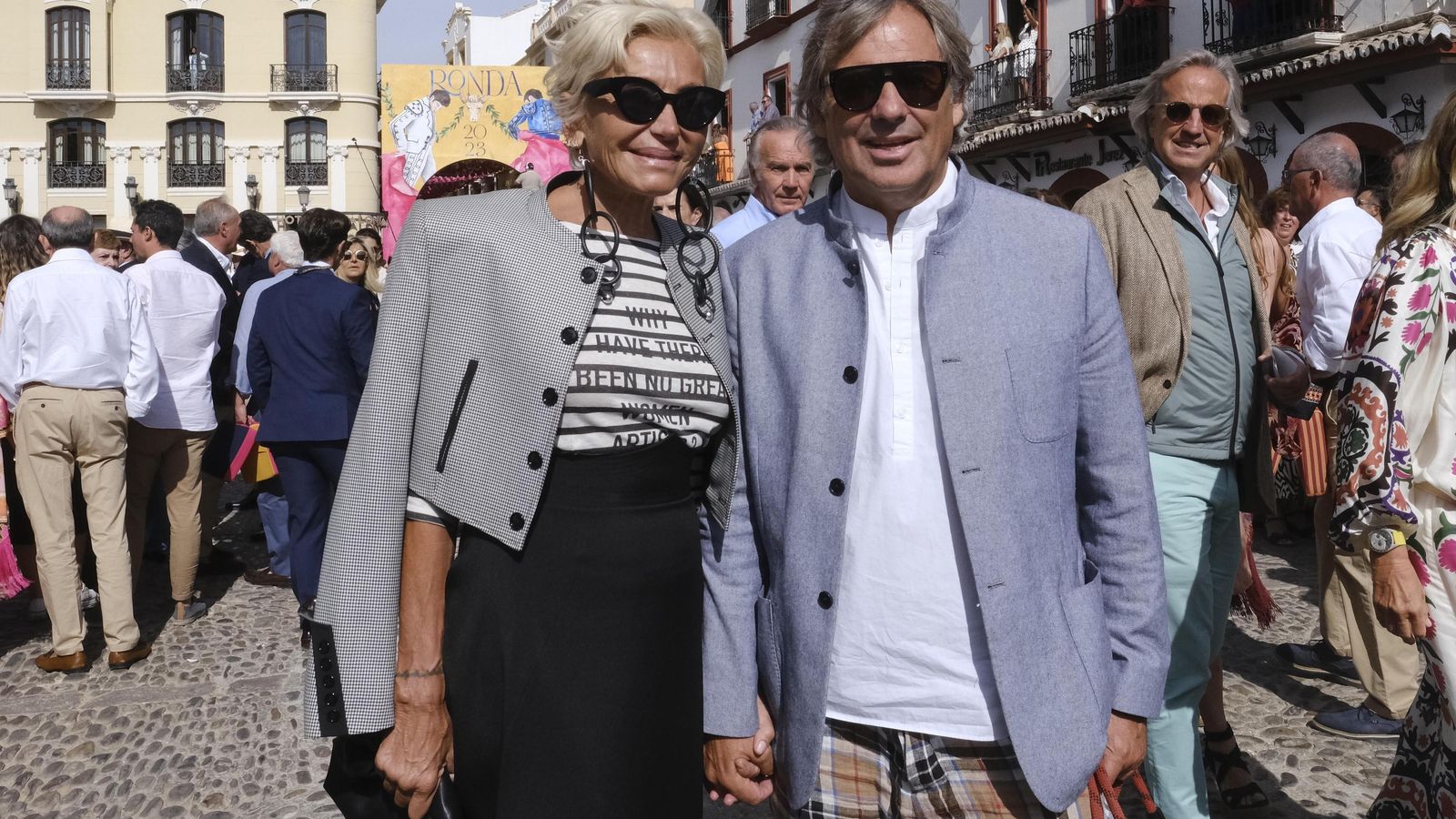 Alfonso de Hohenlohe y Simona Gandolfi al llegar a la plaza. Alfonso de Hohenlohe y Simona Gandolfi al llegar a la plaza.