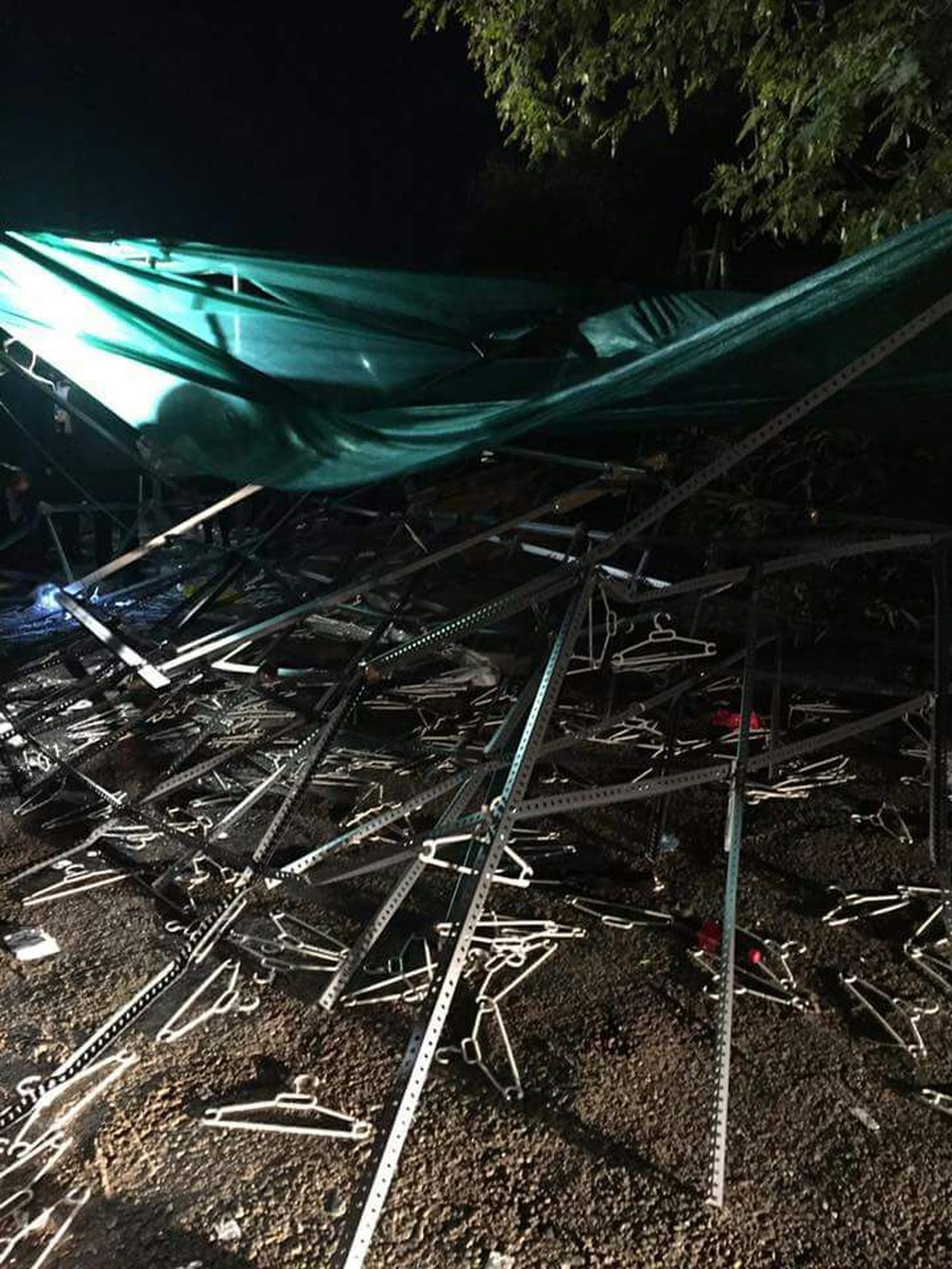 La estructura derrumbada tras la avalancha.