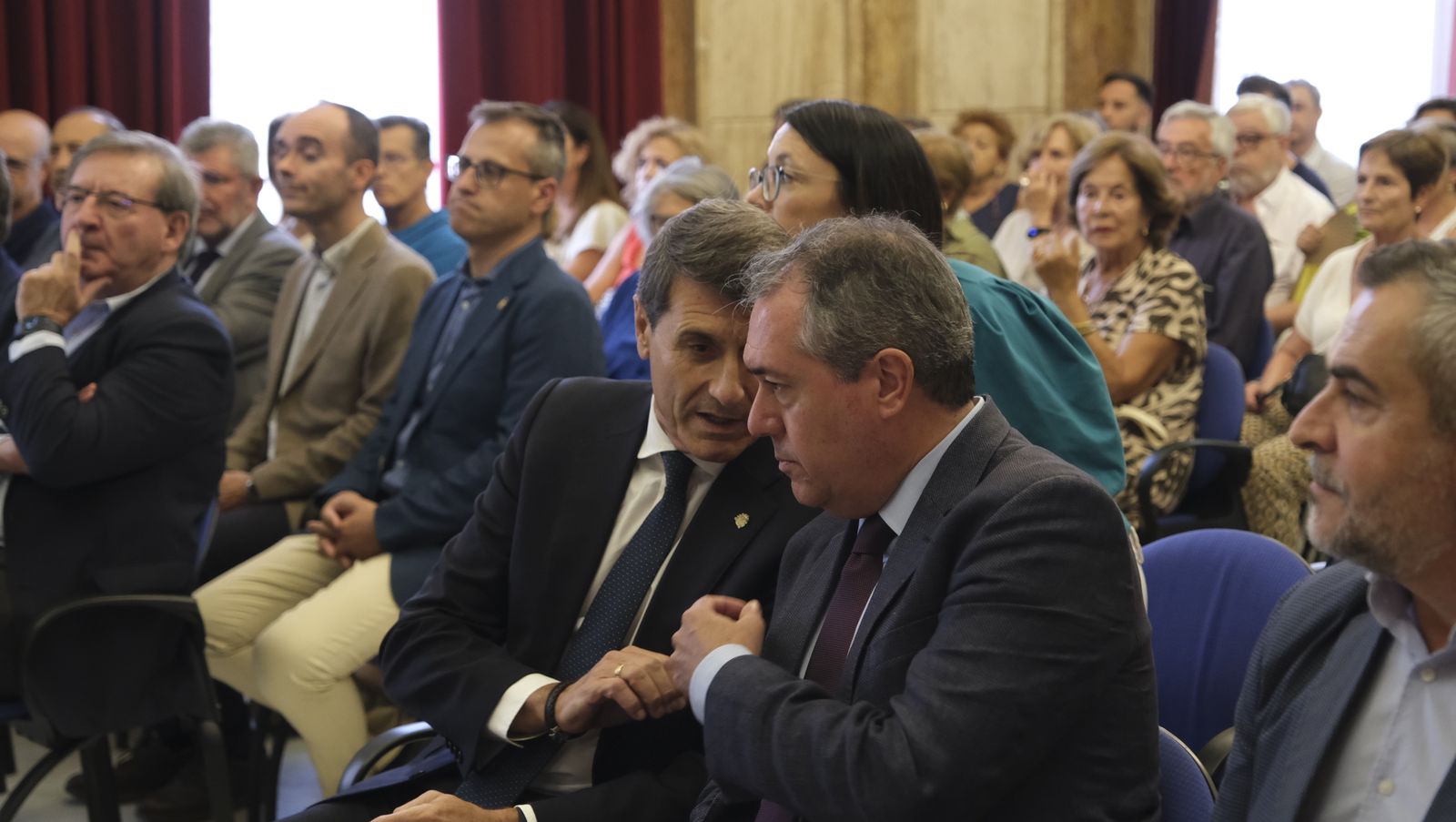 Homenaje póstumo a Hermelindo "Melo" Castro en la Subdelegación del Gobierno