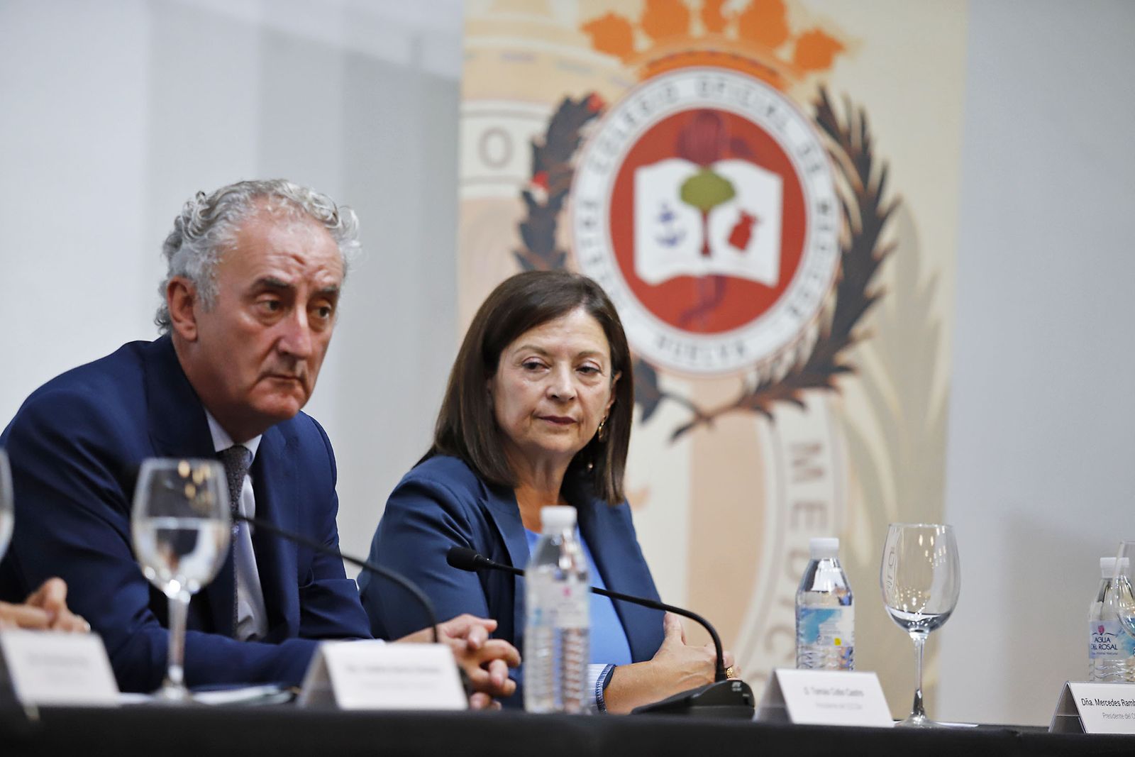 Imágenes de la toma de posesión institucional de la nueva Junta Directiva del Ilustre Colegio Oficial de Médicos de Huelva