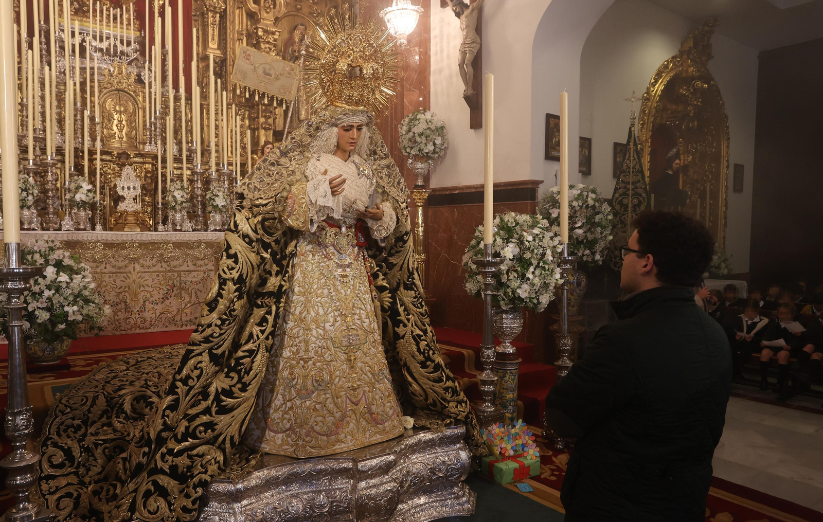 Besamanos de la Esperanza de Triana