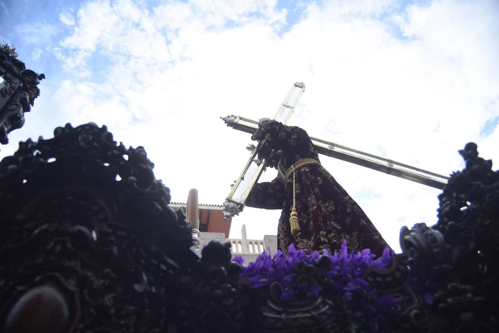 La procesión del Nazareno en este Jueves Santo de Córdoba, en imágenes