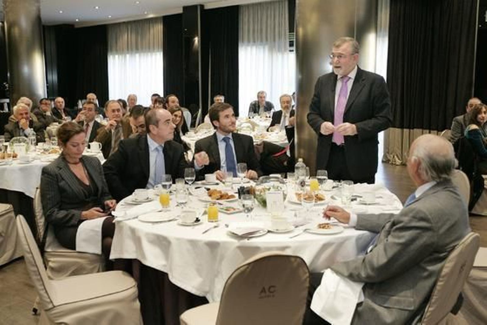 Anabel Carrillo, Francisco Trigueros, Diego Ortiz, José Manuel Roldán Nogueras y Manuel Concha.

Foto: José Martínez / O. Barrionuevo