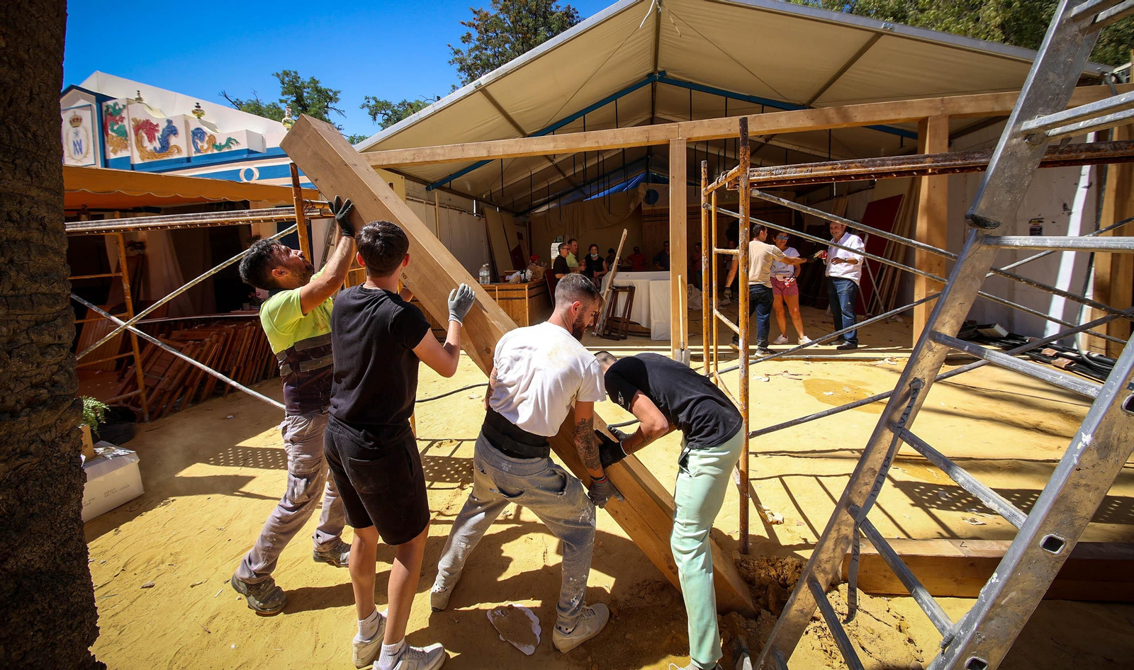 Desmontaje de las casetas de la feria de Jerez 2023
