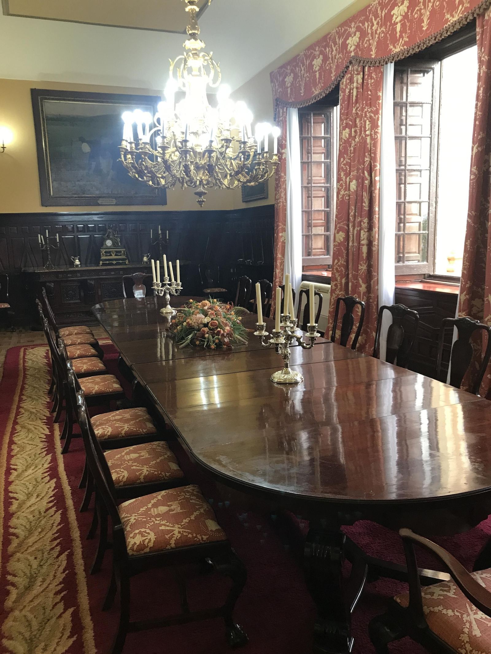 Salón comedor reservado para las grandes ocasiones