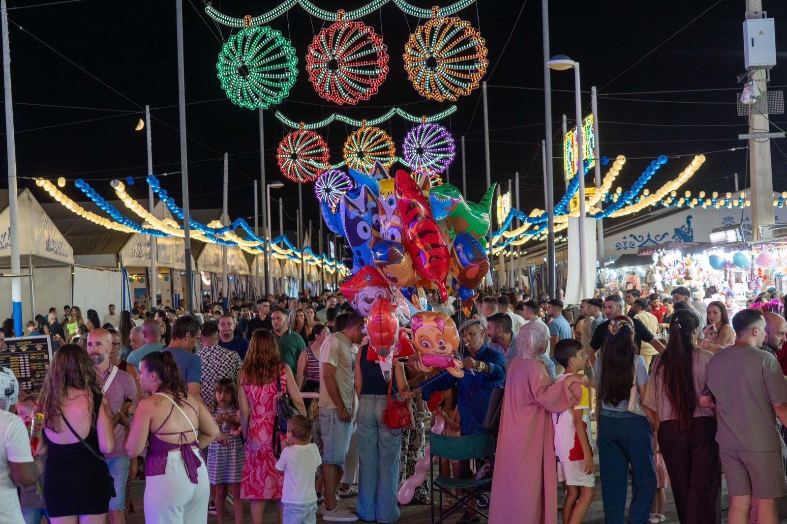 Colombinas 2025: Imágenes del ambiente el viernes 1 de agosto en las Fiestas Colombinas