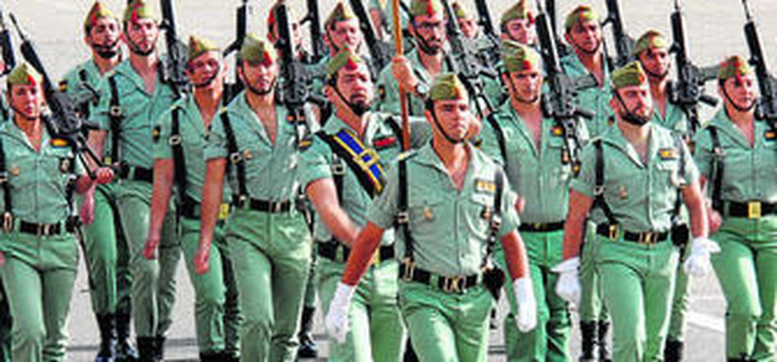 La Legión está plenamente integrada en la sociedad almeriense desde que llegó a Viator en 1995.