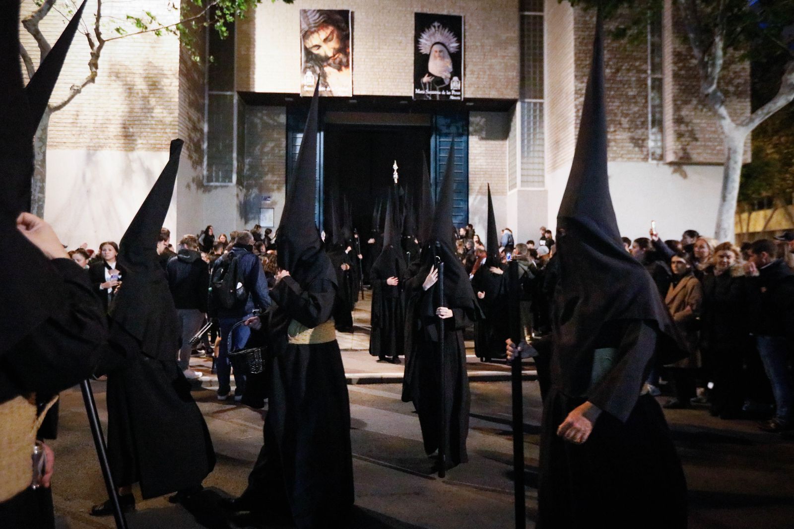 La procesión de La Caridad de Almería, en imágenes