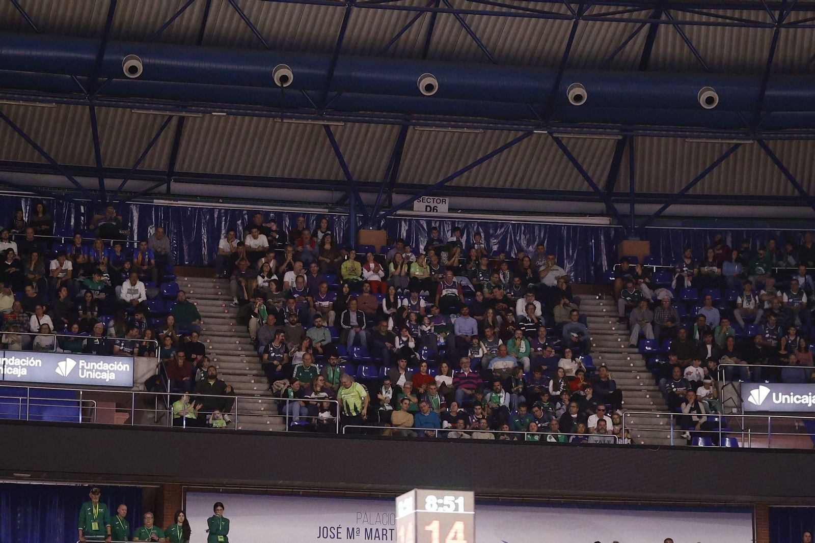 Búscate en las gradas del Carpena en el Unicaja-San Pablo Burgos