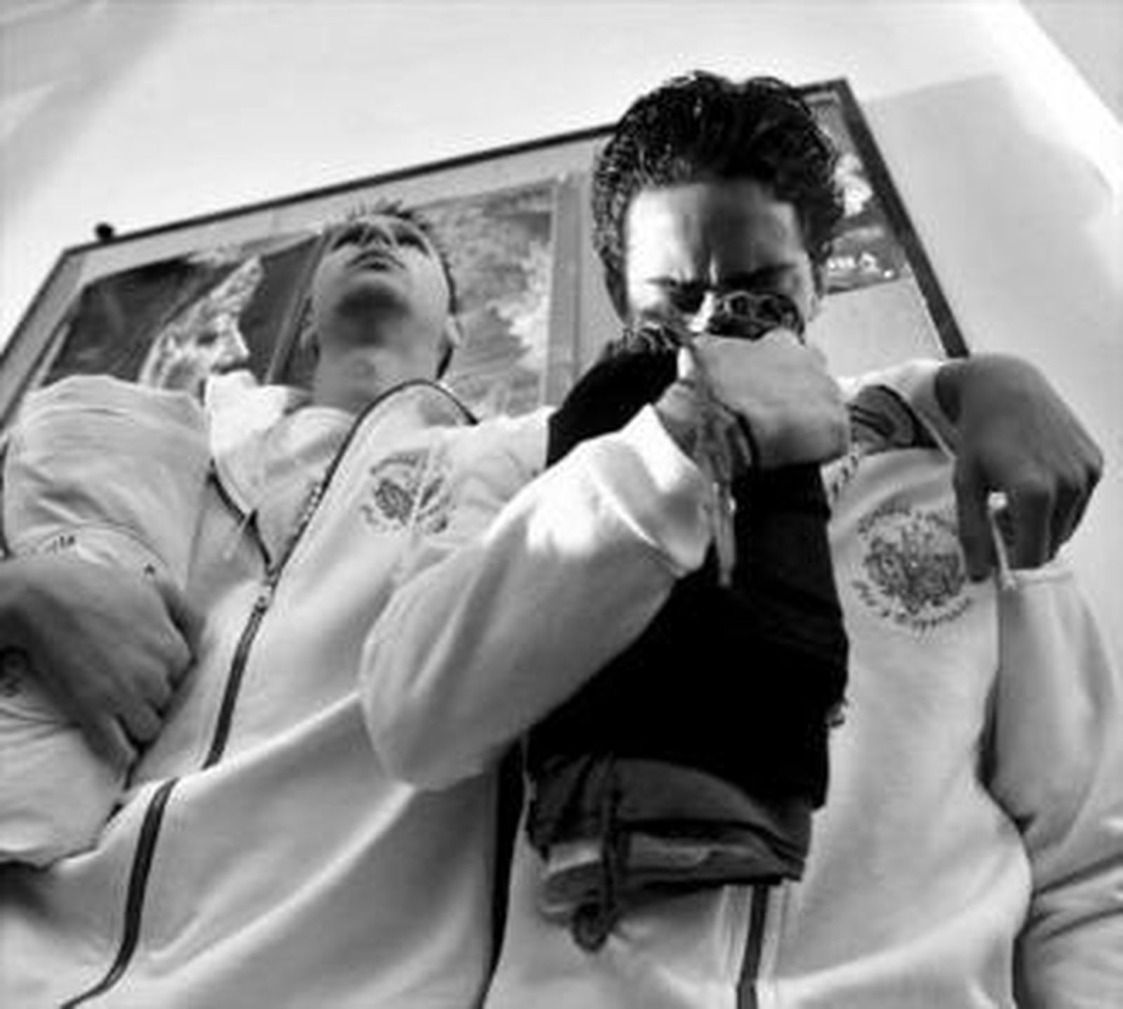 Otro Miércoles Santo más de lluvia, paraguas y desilusión