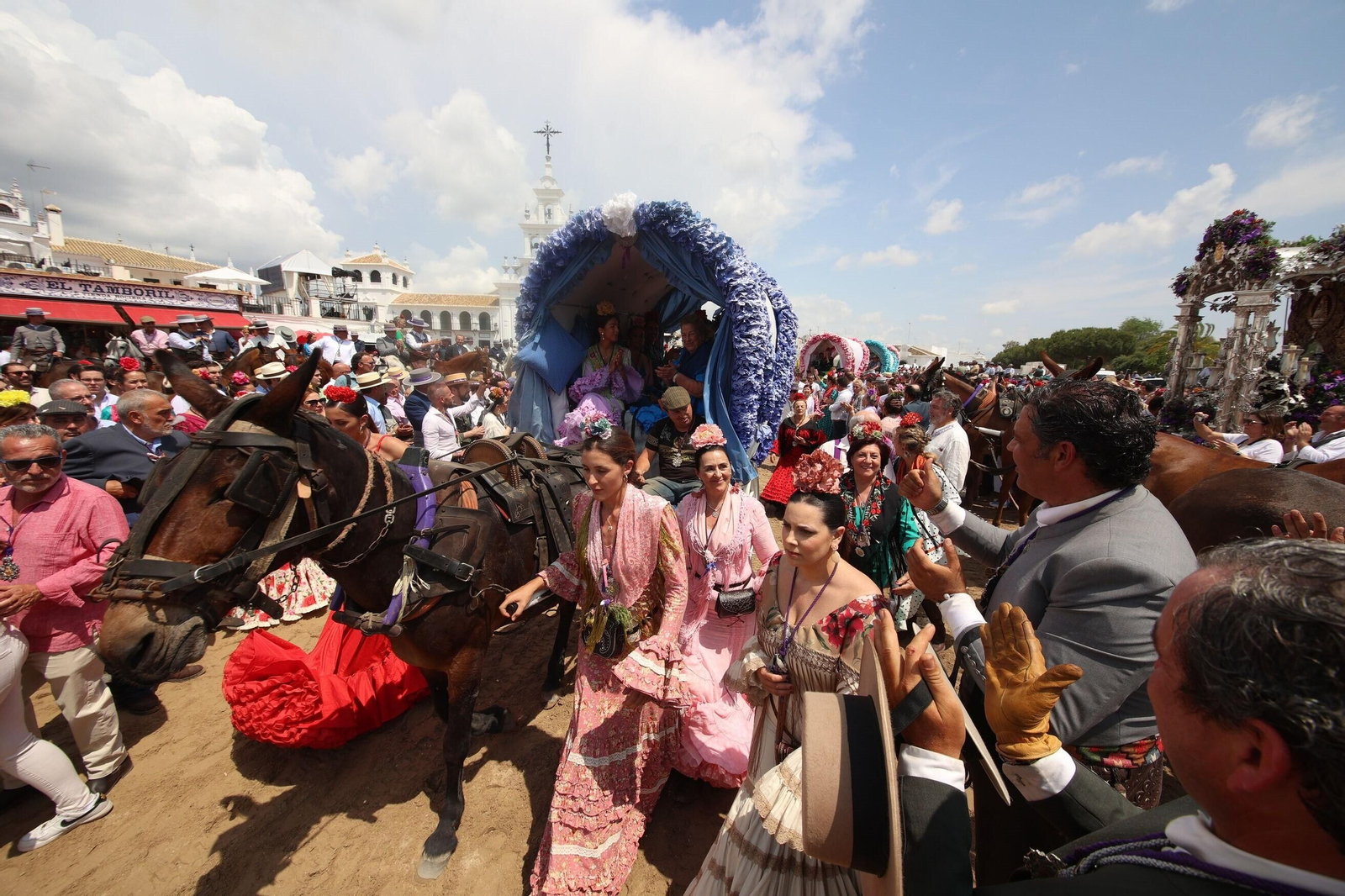 La Hermandad del Rocío de Jerez se presenta ante la Virgen