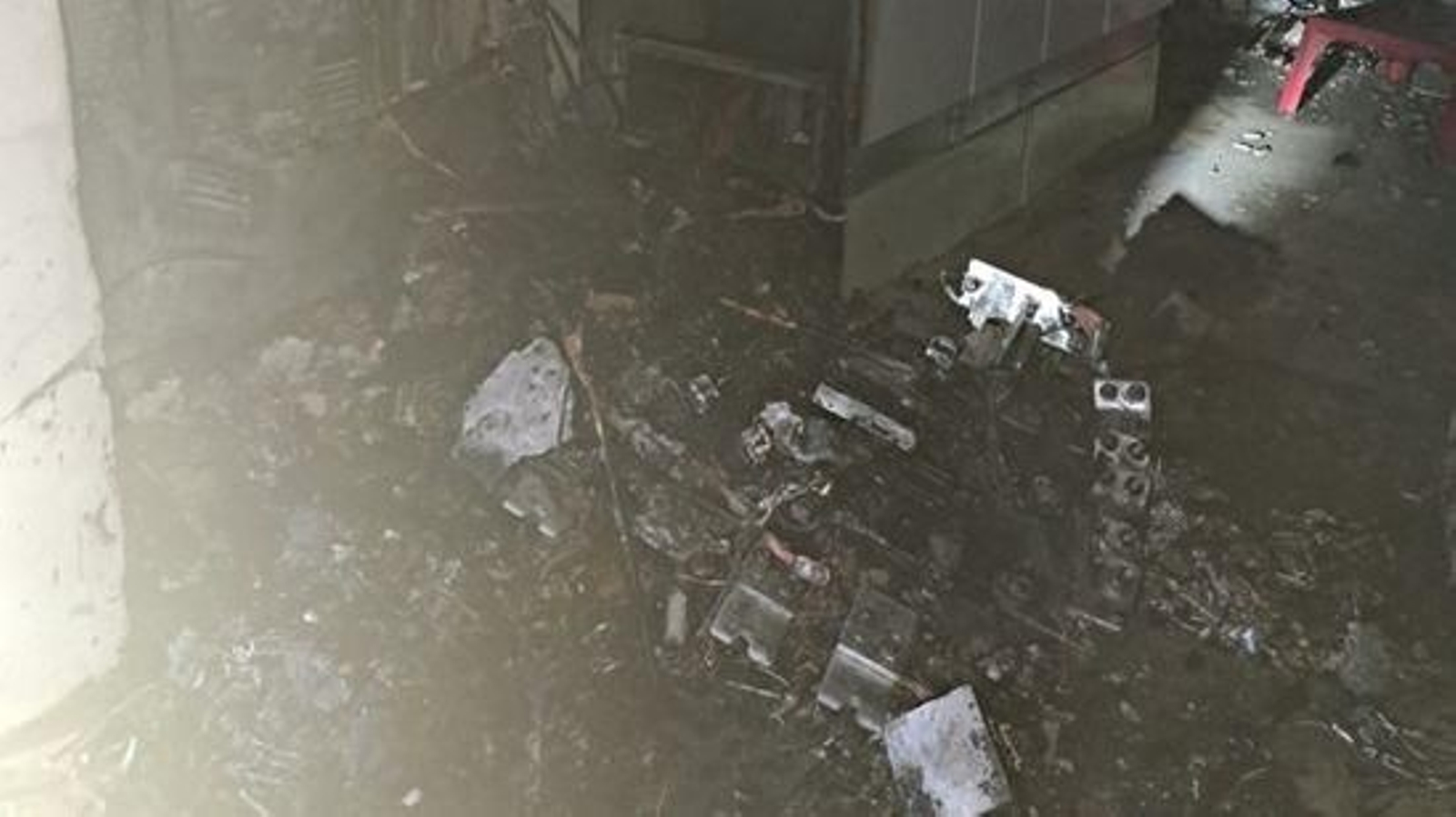 Estado en el que ha quedado el centro de transformación de la calle Gaviota.