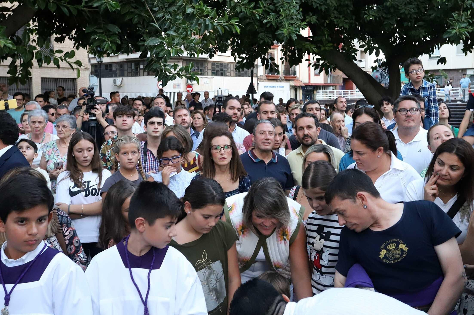 Imágenes de la procesión de la Virgen de la Amargura por las calles de Huelva