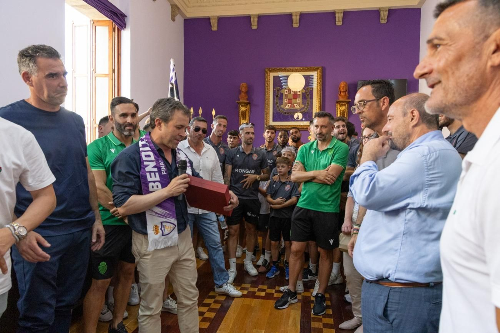 La fiesta por el ascenso del Real Jaén en La Plaza de Santa María y el Ayuntamiento