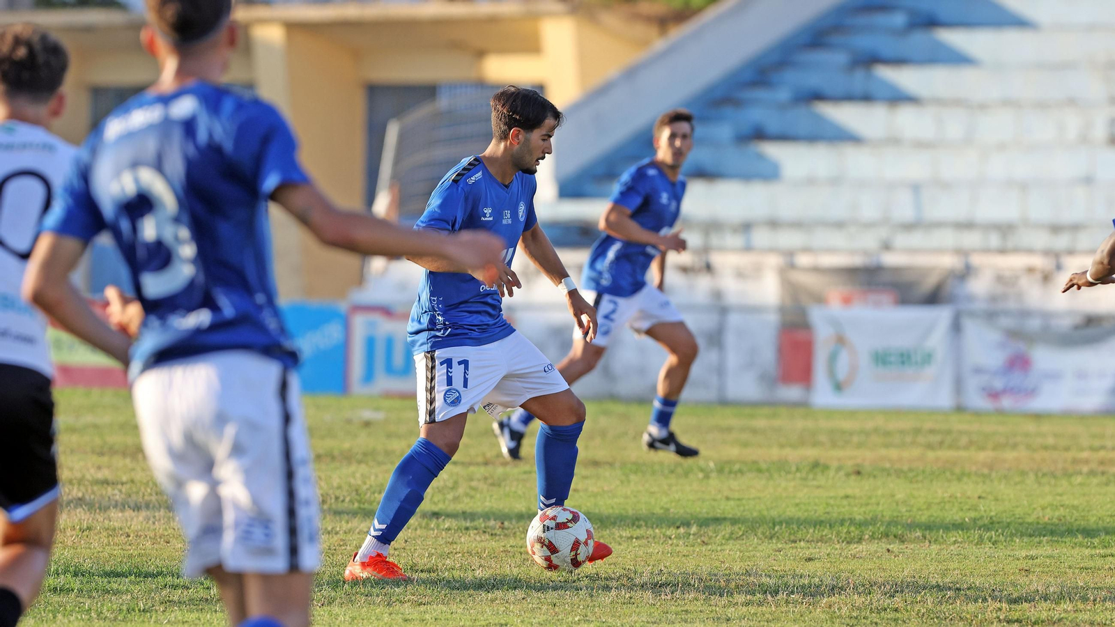Imágenes del Trofeo de la Copa y la Venencia entre el Jerez Industrial y el Xerez DFC