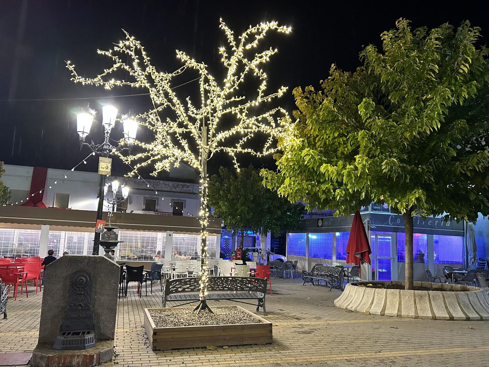 El encendido del alumbrado navideño de Peñarroya-Pueblonuevo, en imágenes