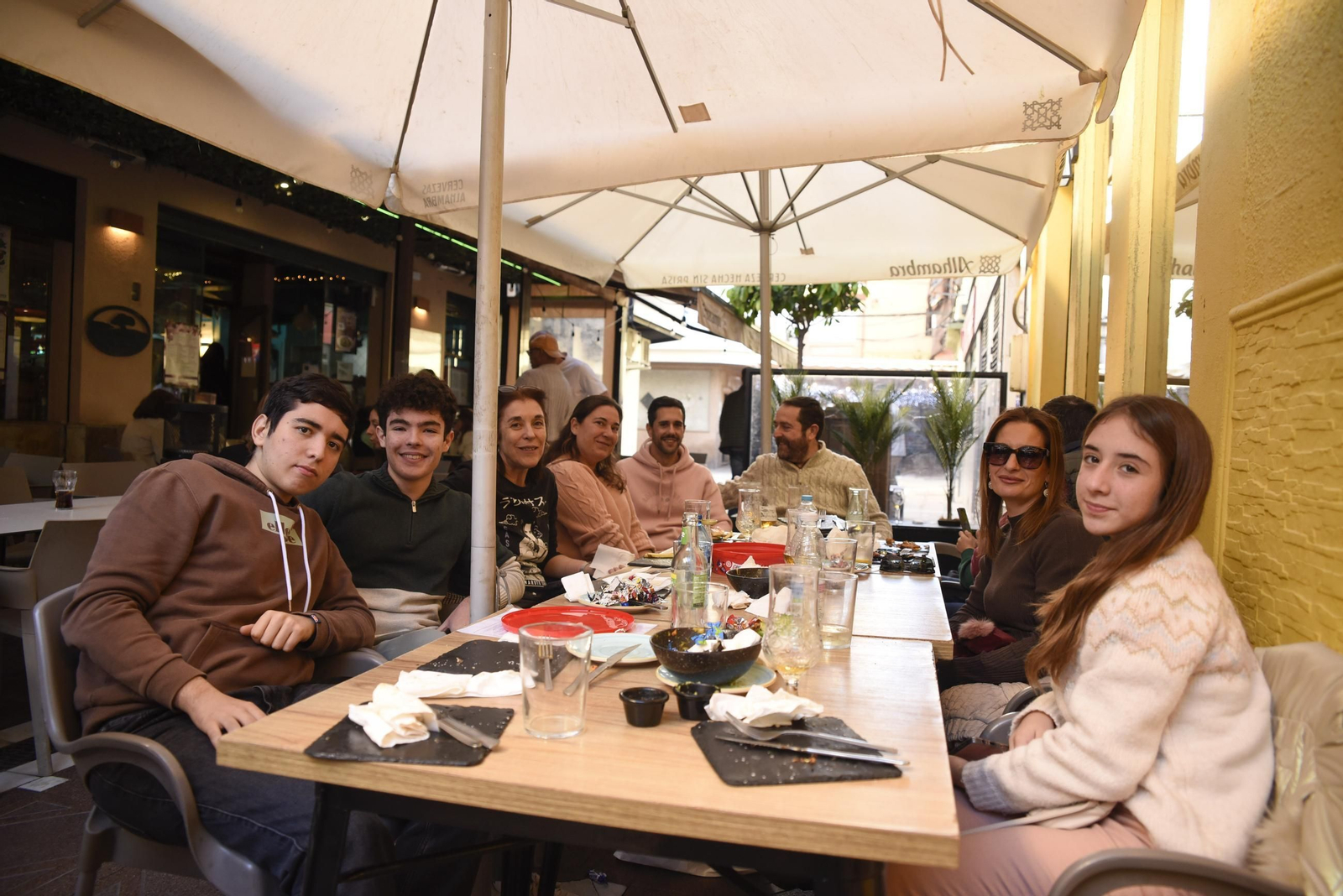 Búscate en las fotos del tardeo en el Día de la Constitución en La Línea