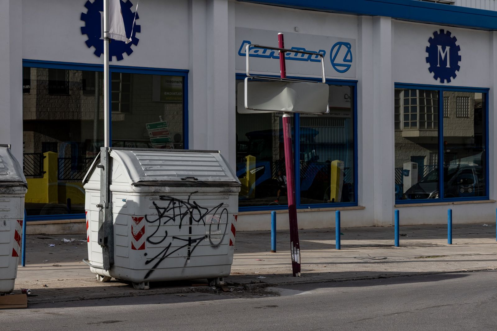 El estado de deterioro del polígono de Los Olivares