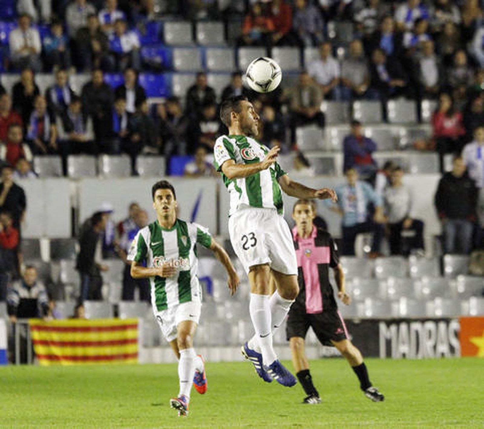 Un tanto en la prórroga y en propia puerta del exblanquiverde Pablo Ruiz mete al CCF en 1/16 de final de la Copa.

Foto: Joma
