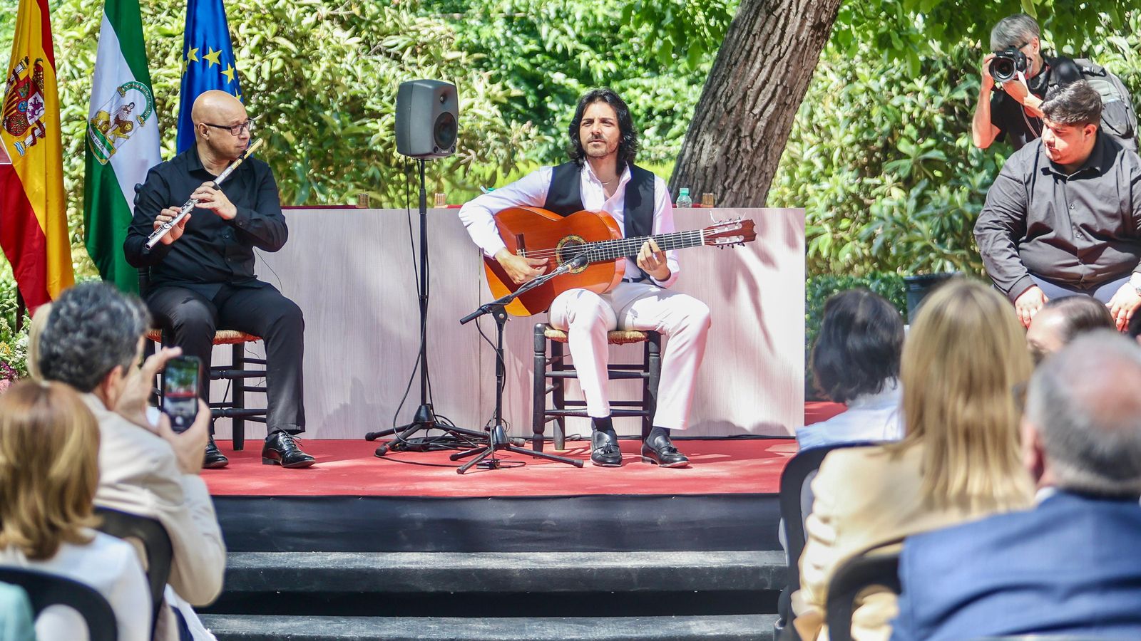 Juan Habichuela Nieto ha interpretado obras musicales de Lorca para cerrar el acto Juan Habichuela Nieto ha interpretado obras musicales de Lorca para cerrar el acto