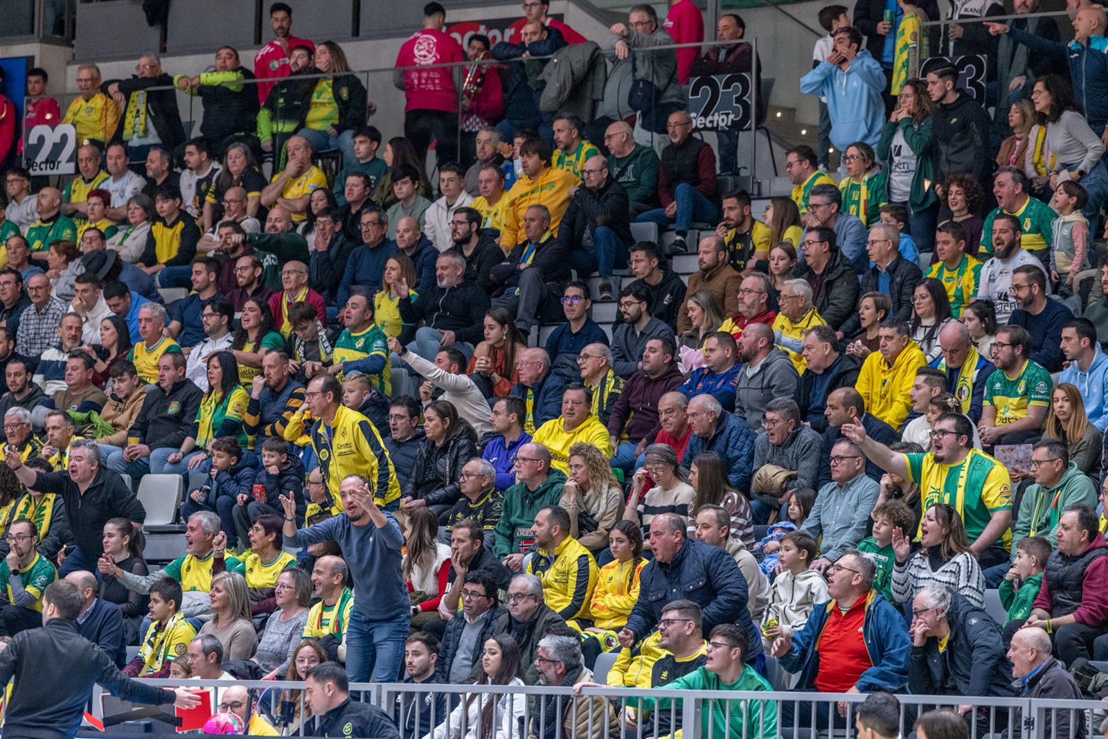 Las mejores imágenes del espectacular encuentro entre Jaén Paraíso Interior FS y Barça (3-3)