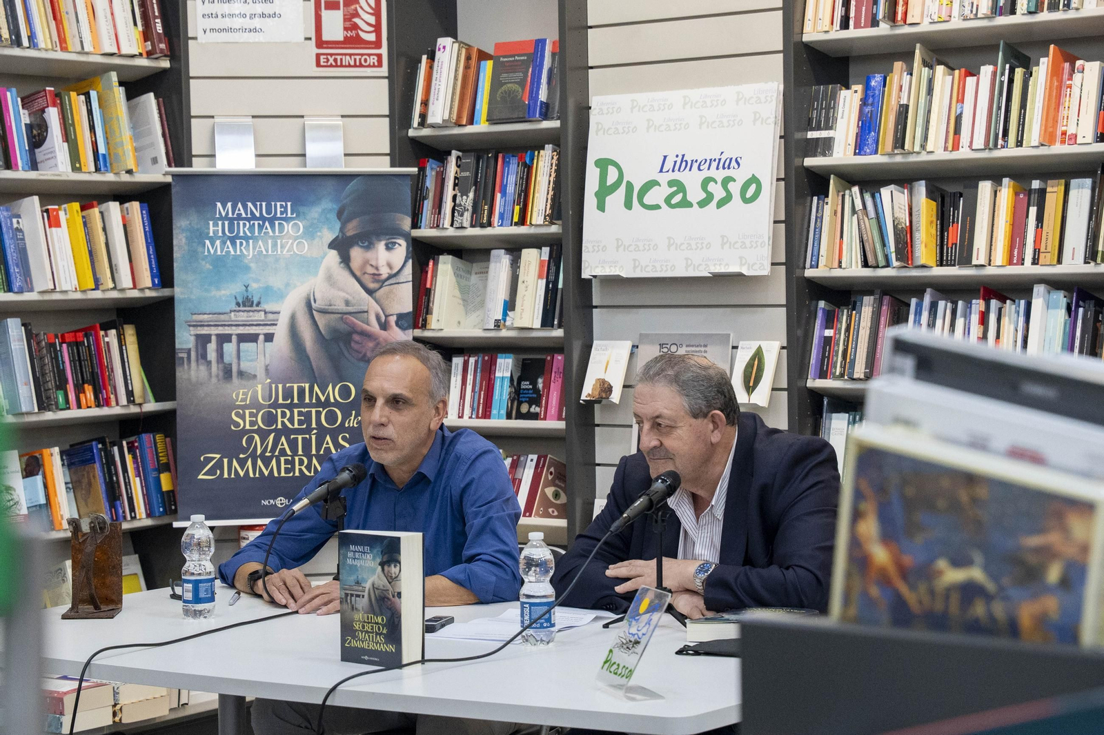 La presentación en Almería de la novela escrita por Manuel Hurtado, en imágenes