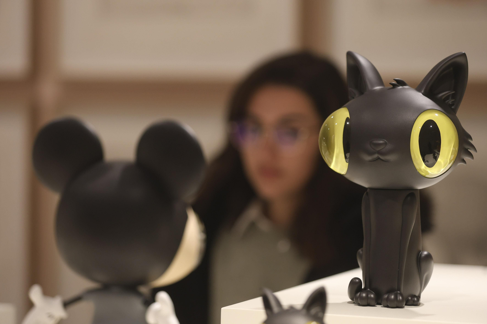 Las fotos de la exposición de Javier Calleja en Málaga y su gato Günter