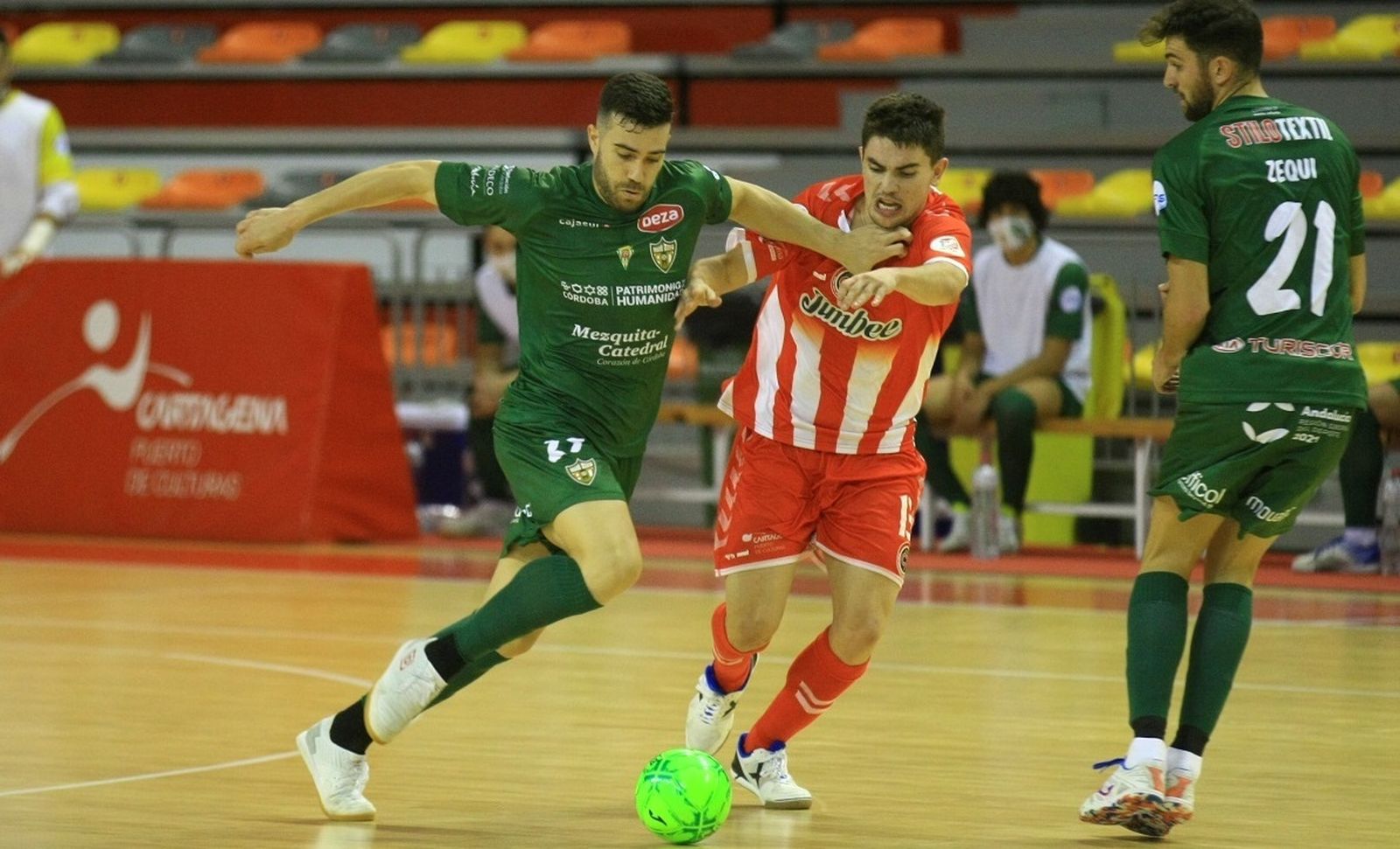 Saura, durante un lance del último duelo en Cartagena ante el Jimbee.