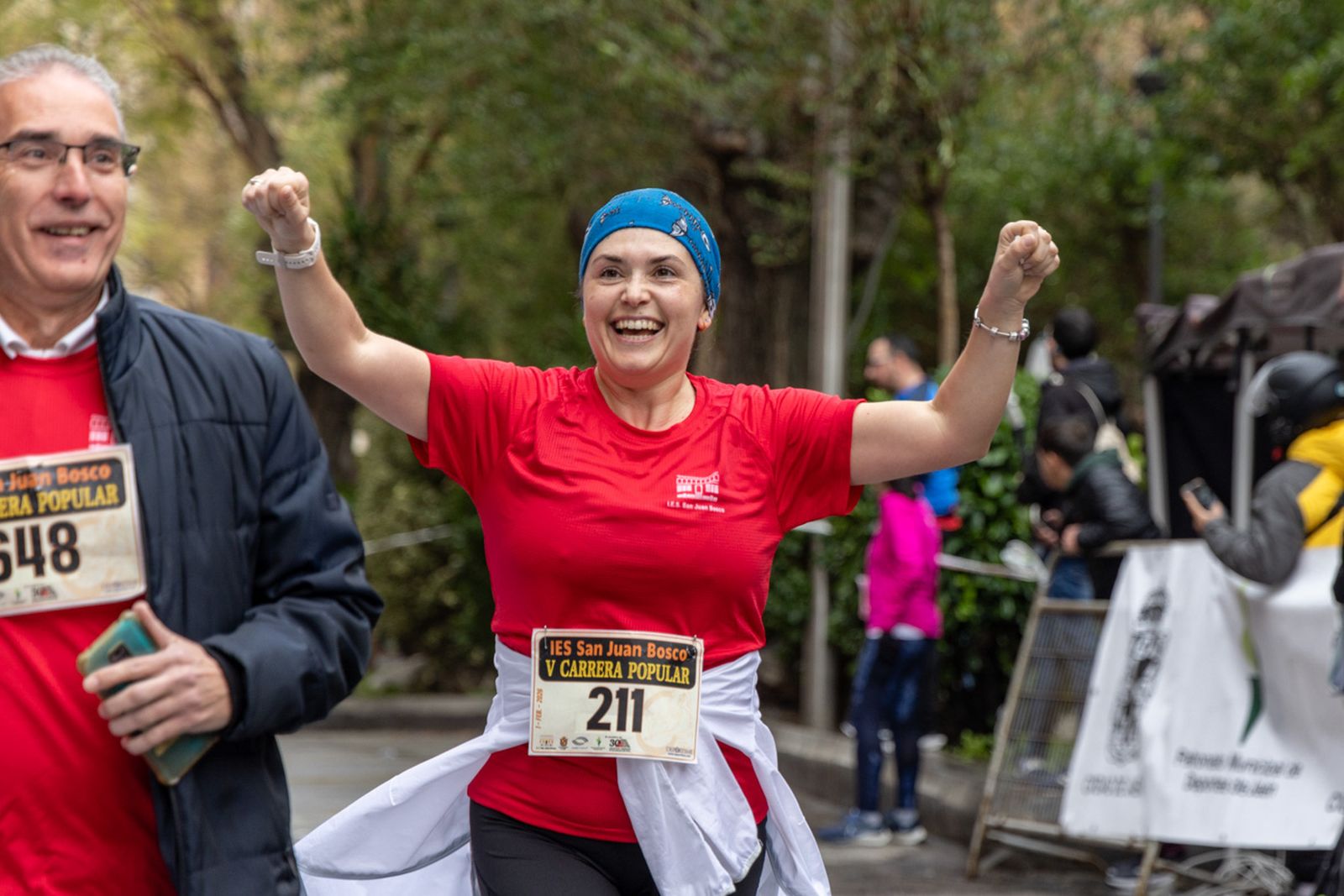 En imágenes: la lluvia no frena a más de un millar de corredores en la V Carrera Popular del IES San Juan Bosco (2)