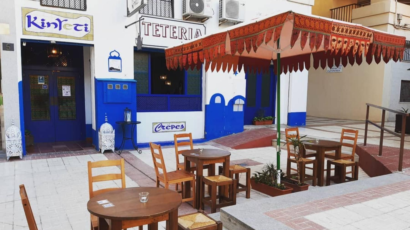 El exterior de la Tetería Kinyeti, en el distrito Cruz de Humilladero. El exterior de la Tetería Kinyeti, en el distrito Cruz de Humilladero.