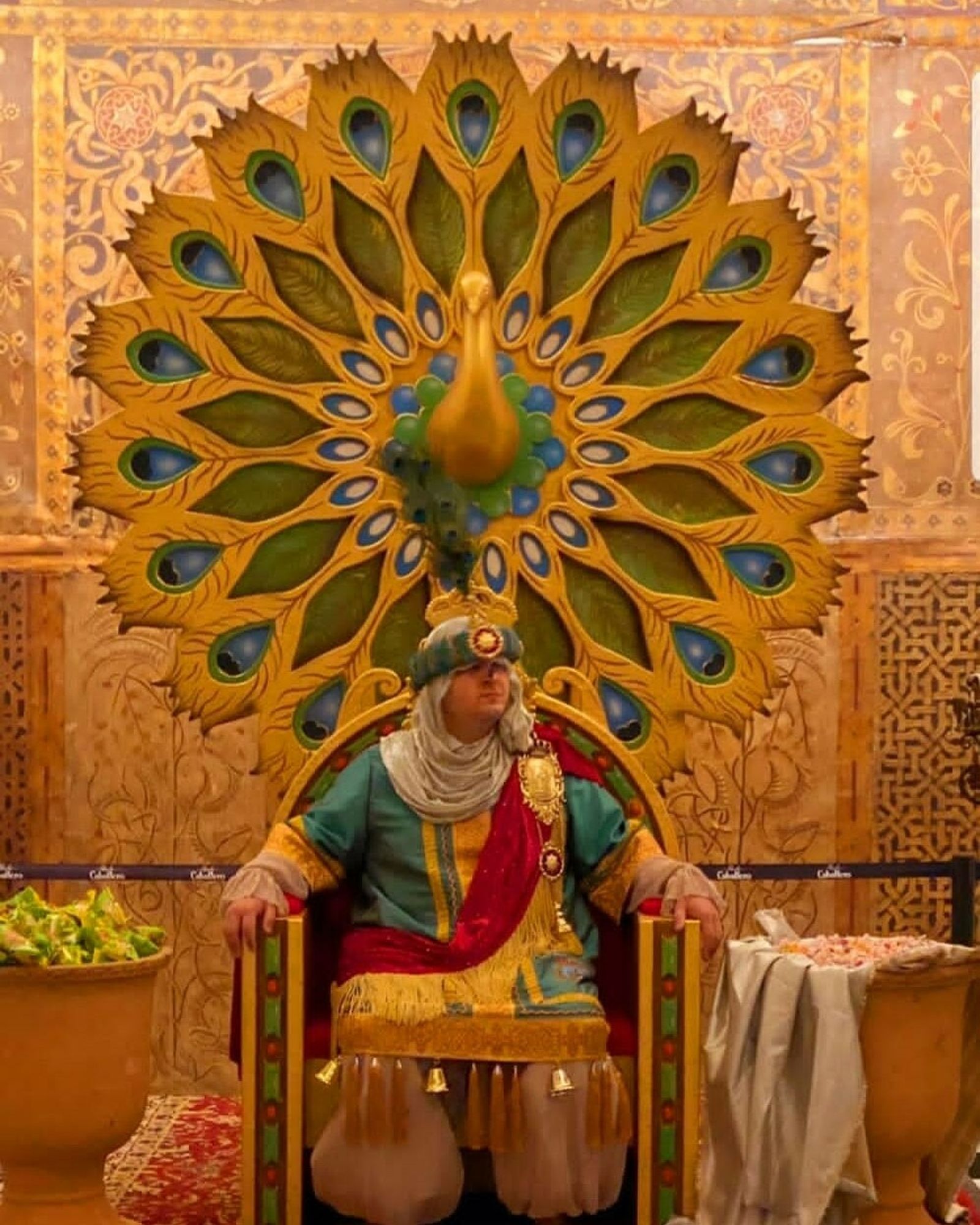 El Cartero Real, en su trono en el Castillo de San Marcos.