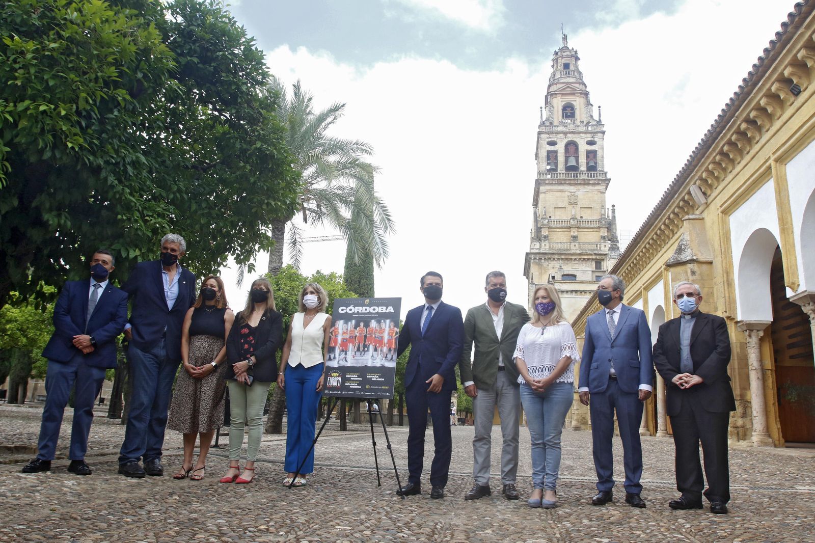 La presentación del torneo internacional de baloncesto femenino de Córdoba, en imágenes