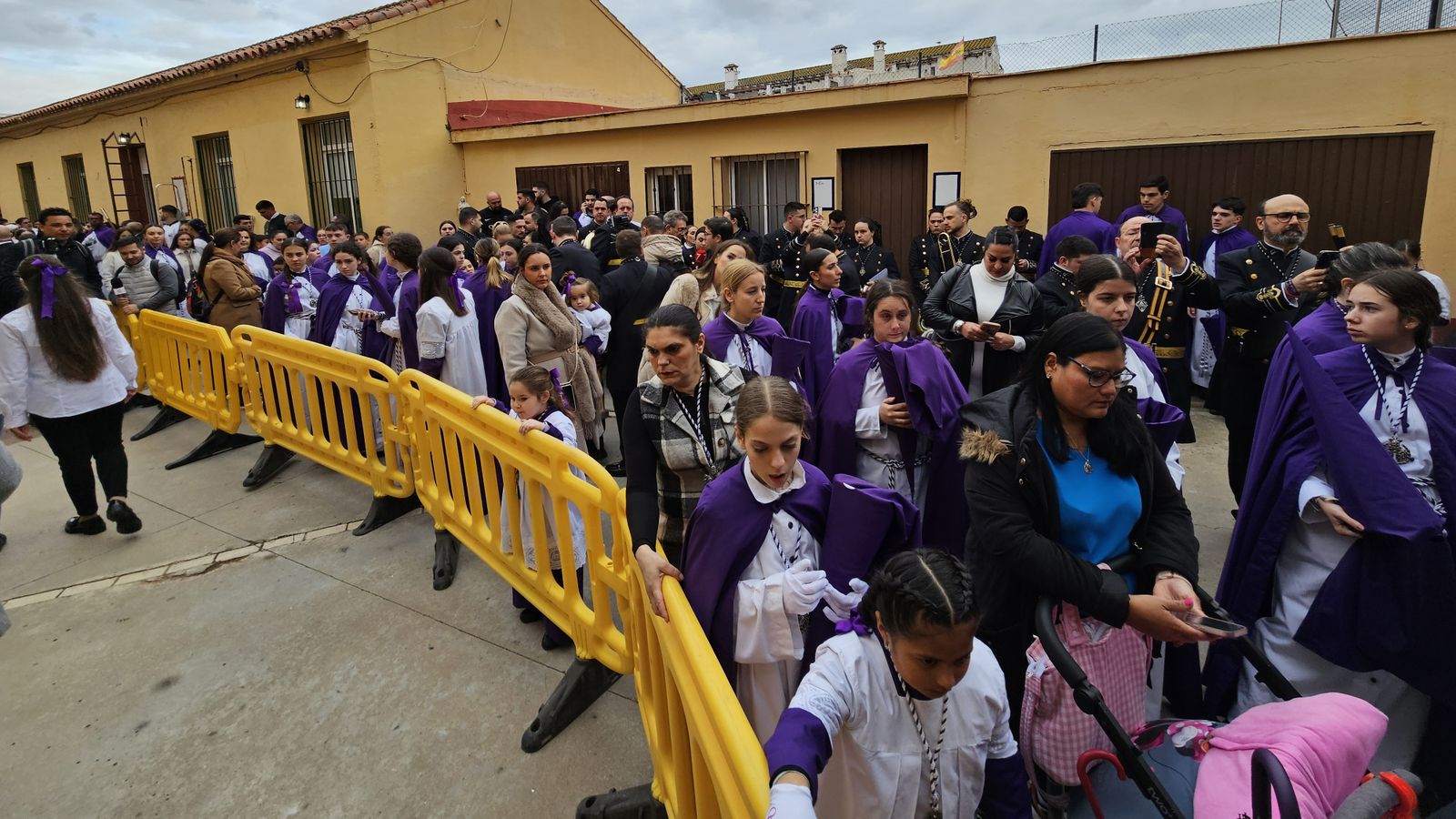 Fotos del Jueves Santo en La Línea: Perdón y la Salud, Gran Poder y Angustias