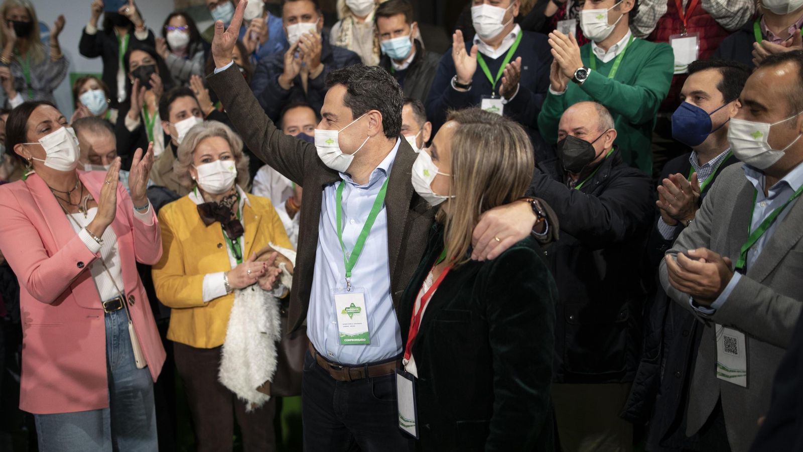 Juanma Moreno celebra su reelección