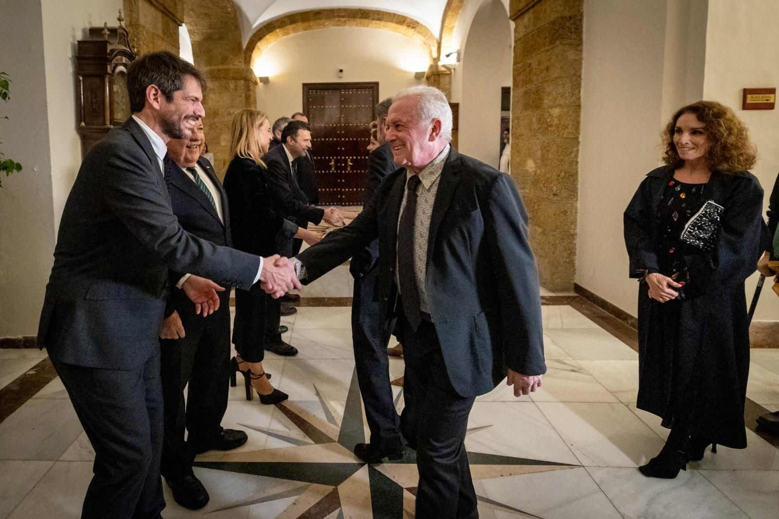 Las imágenes de la cena de los premiados con la Medalla de Oro de las Bellas Artes en la Diputación de  Cádiz