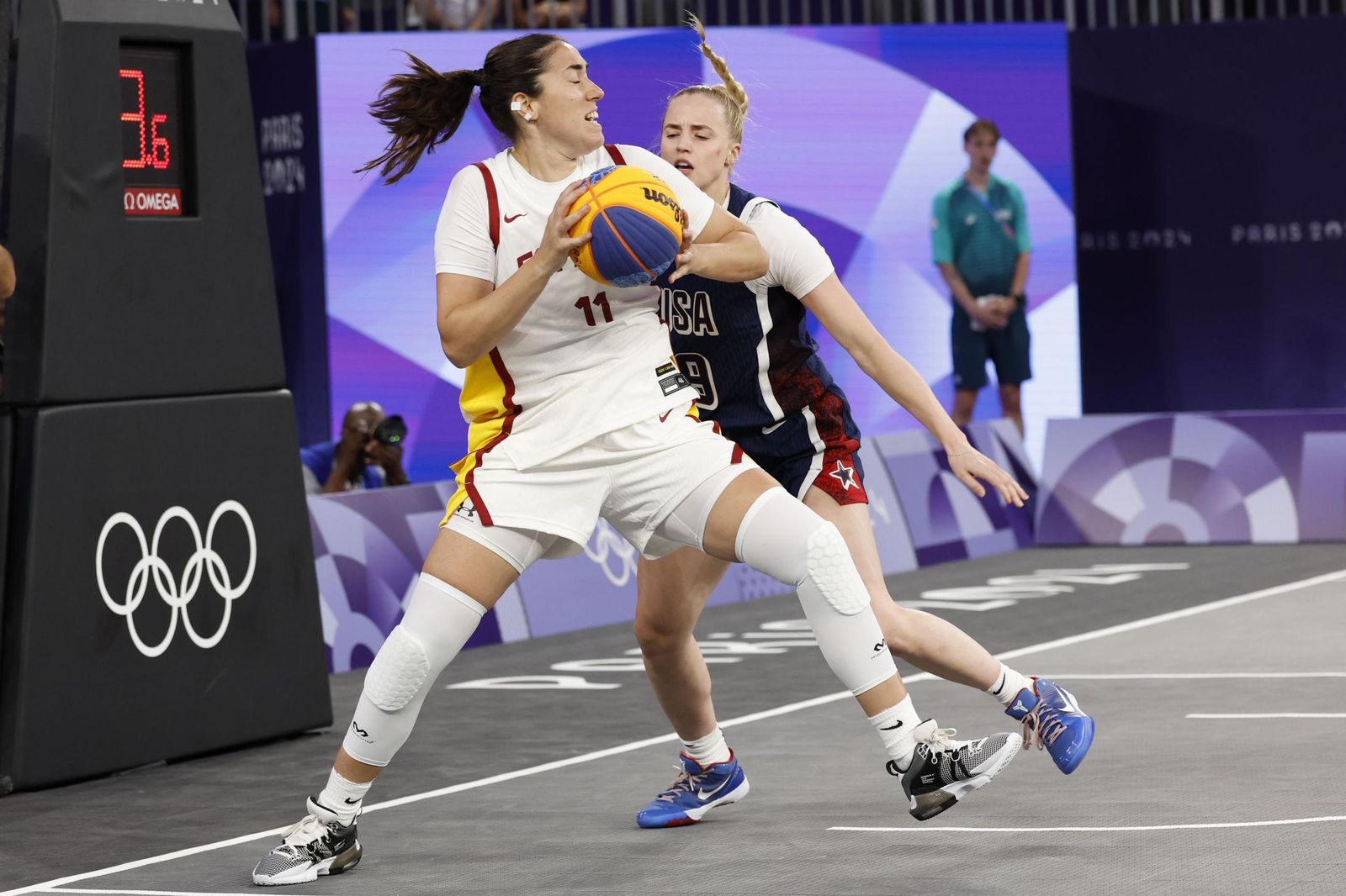 Un instante del partido entre España y EEUU de la liguilla de baloncesto 3x3.