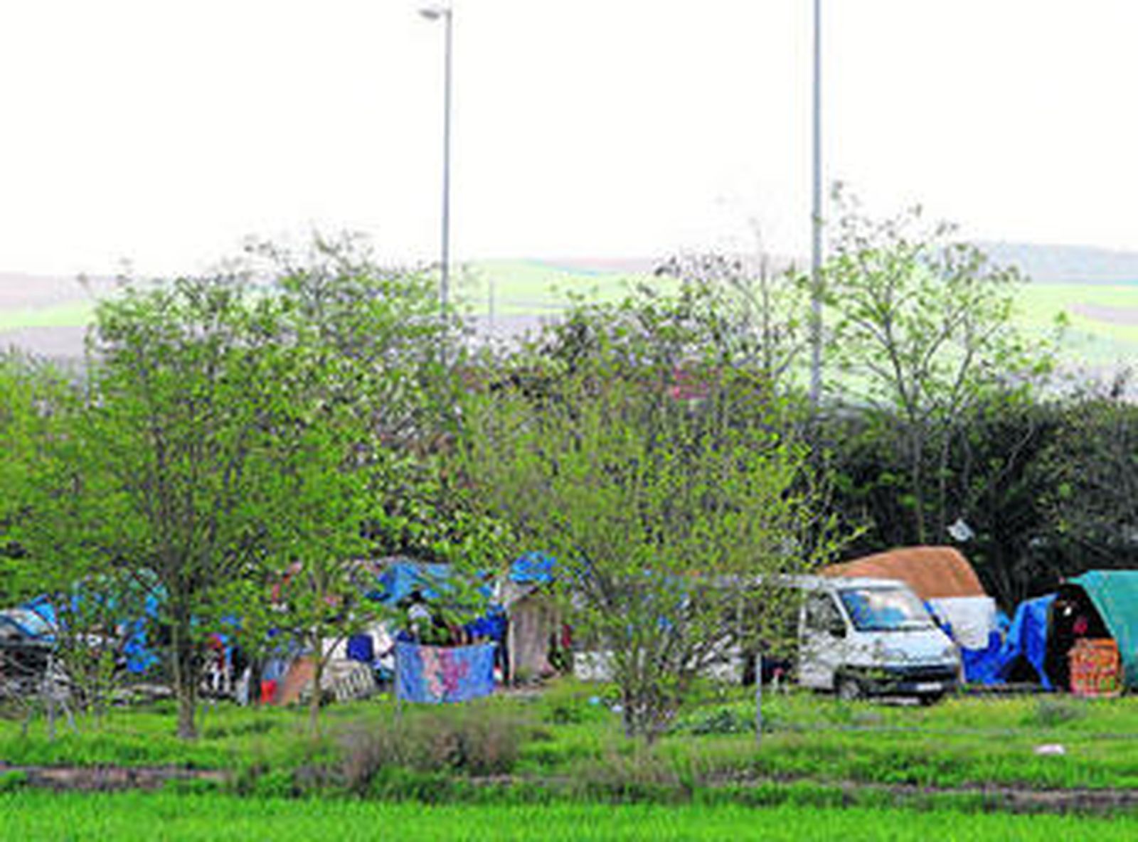 Vistas del asentamiento rumano desde la parte posterior del Instituto Gran Capitán.