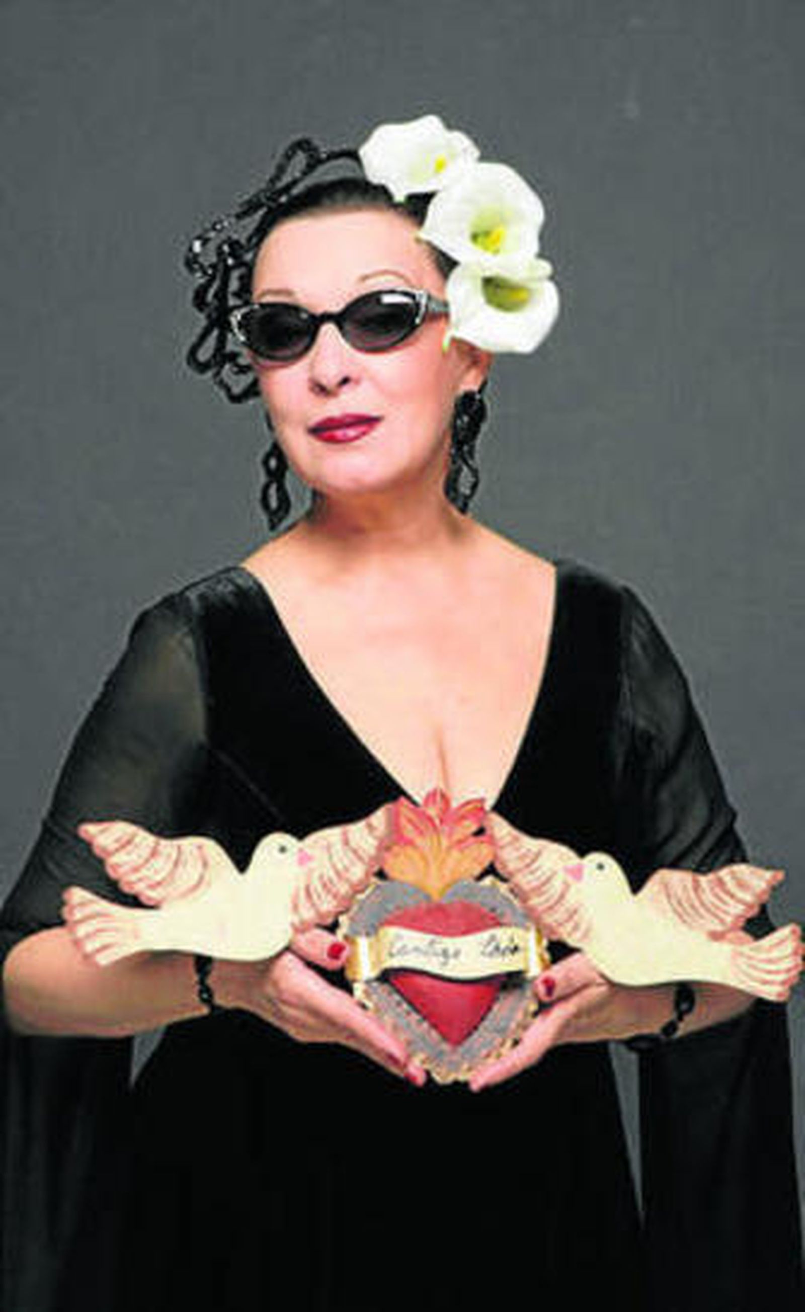 Martirio le canta a Chavela en el Falla