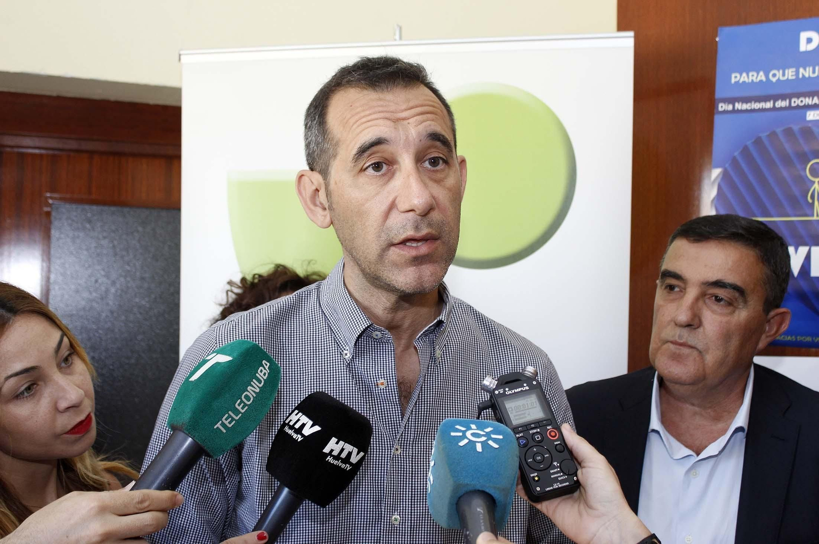 Alumnos de las Teresianas realizan distintas actividades relacionadas con las donaciones.