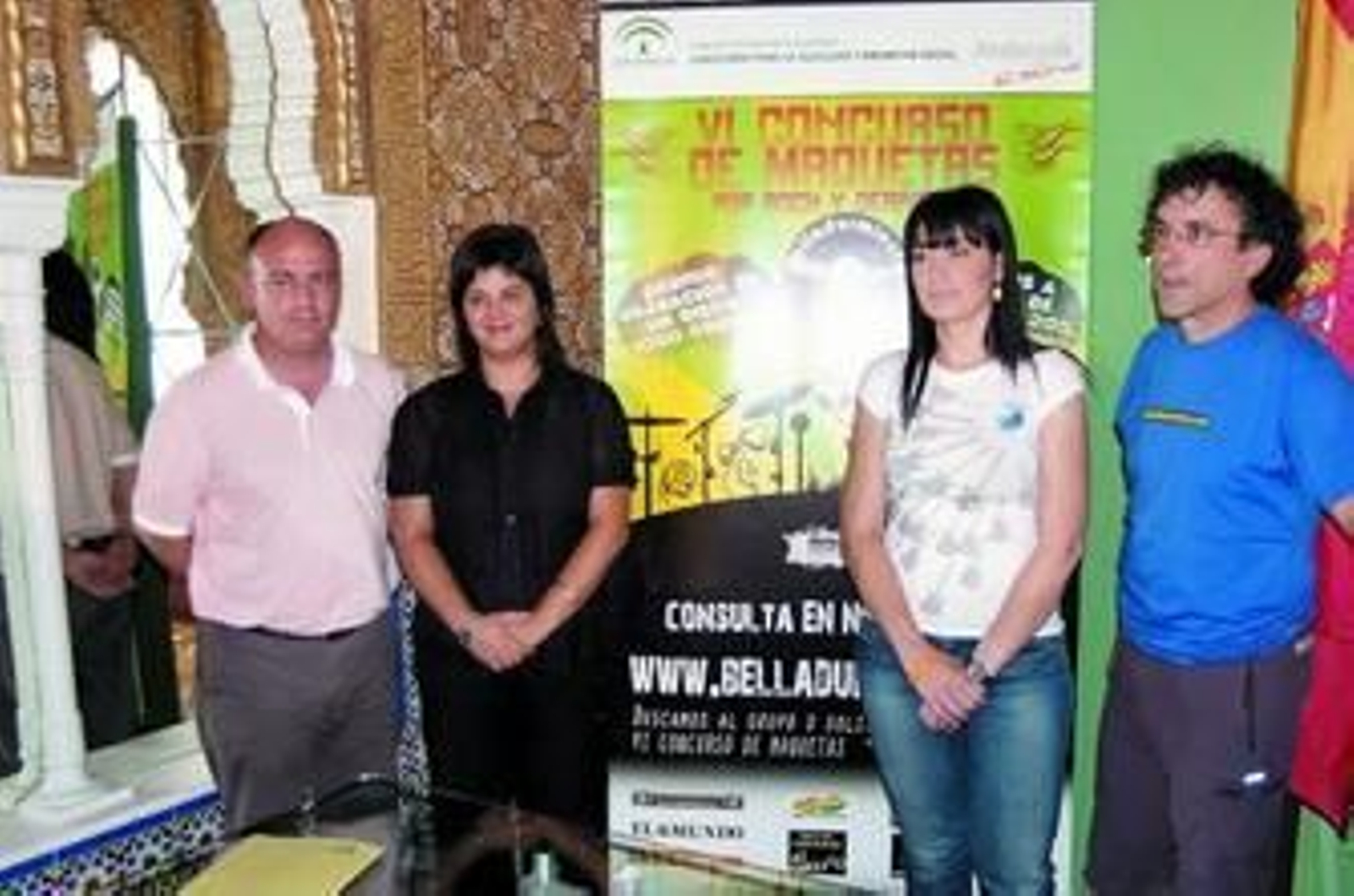 Anabel Mateos entre Enrique Hernando, Emma Sola y Salvador Hurtado.