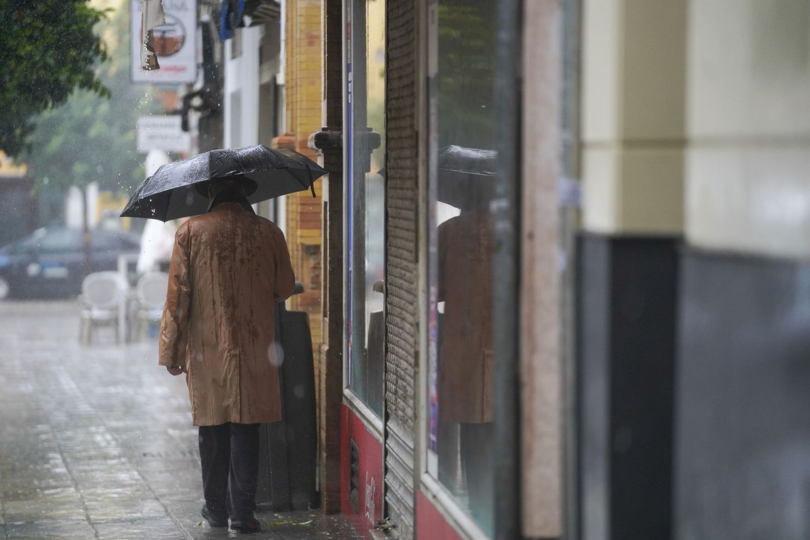La intensa lluvia en Sevilla al paso de la Borrasca Leonardo en fotos