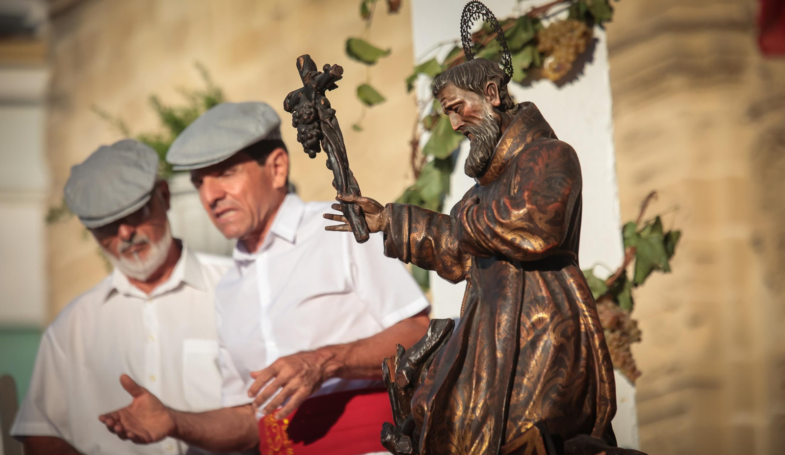 Imágenes de la Pisa de la Uva en la Catedral de Jerez