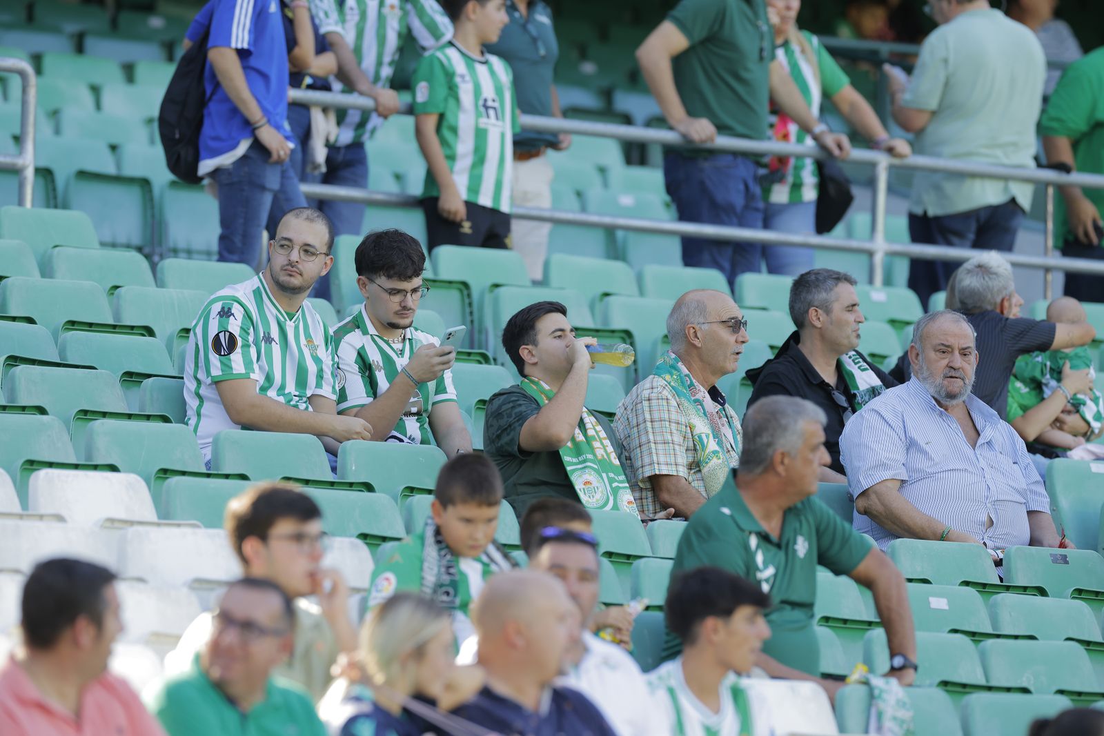 Búscate en las fotos del Betis-Cádiz
