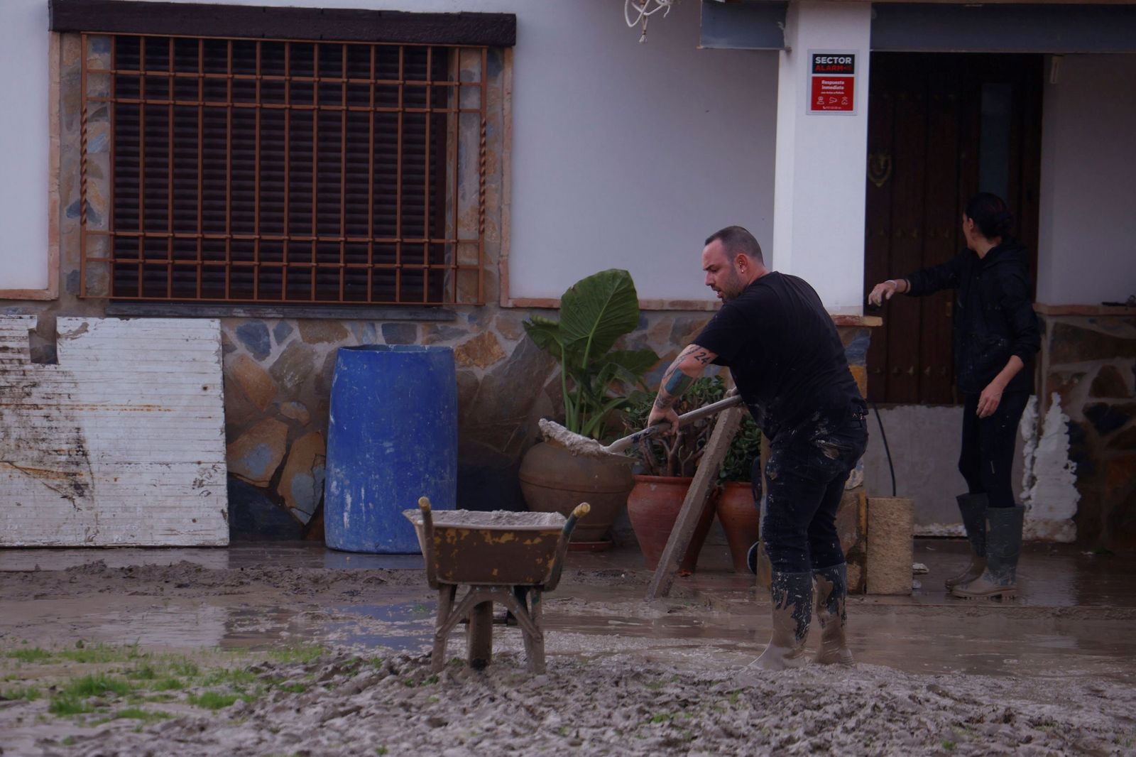 Limpieza en las parcelas de Córdoba tras el tren de tormentas