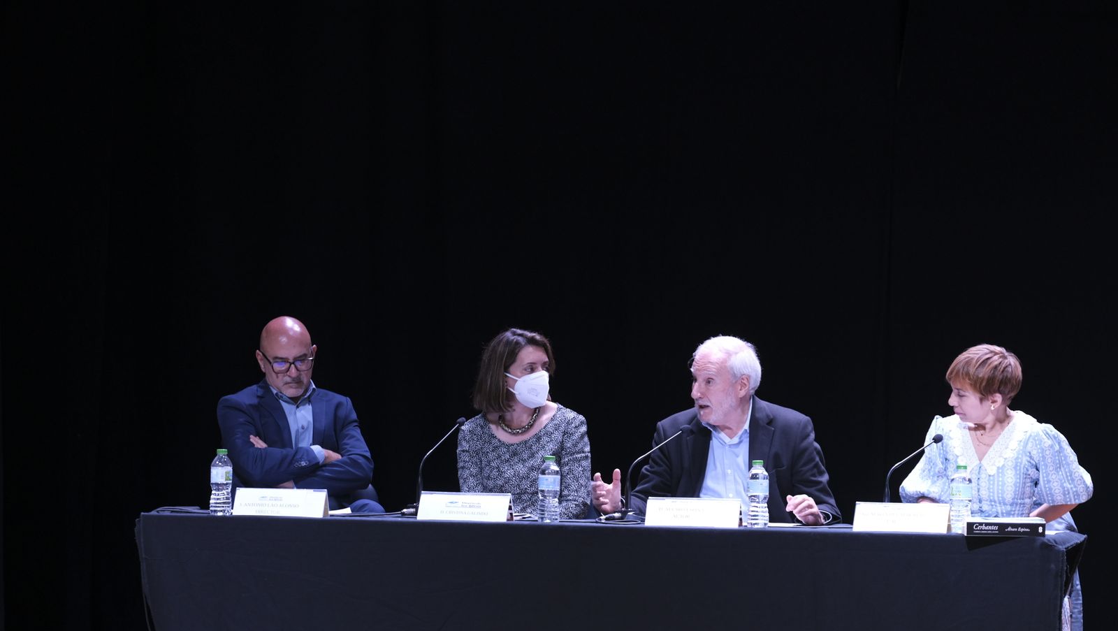 Imágenes del Diario de los Libros, con el escritor Álvaro Espina. Almería.