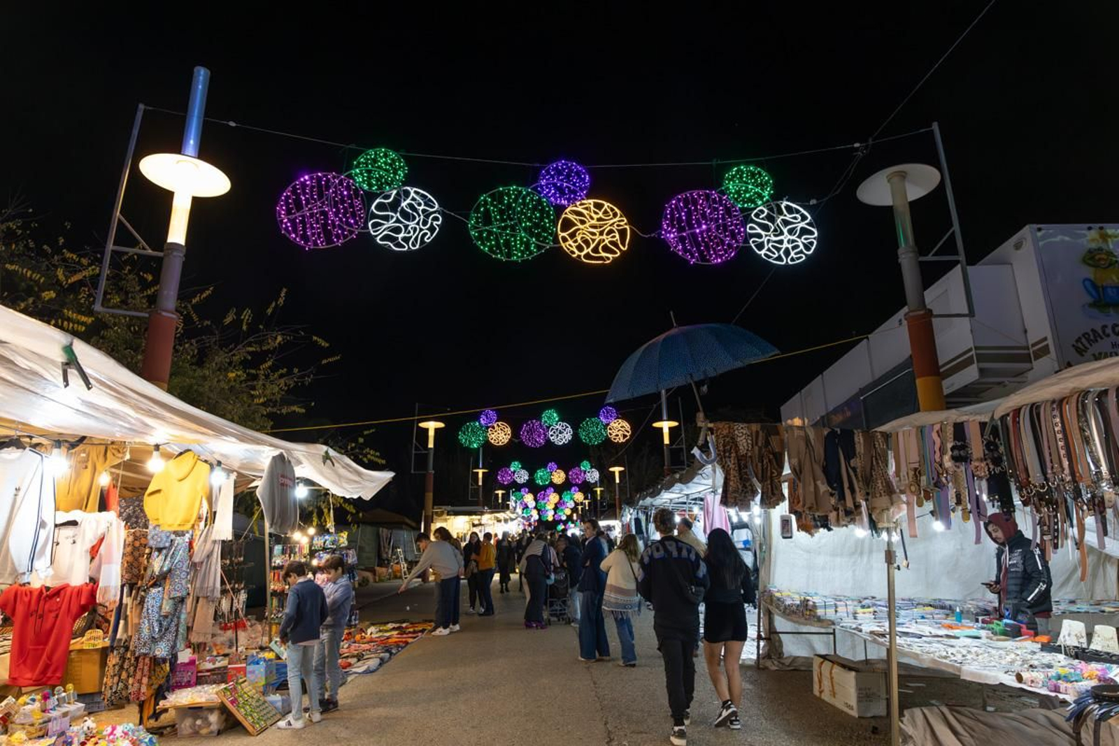 Feria de San Lucas por la noche, en imágenes