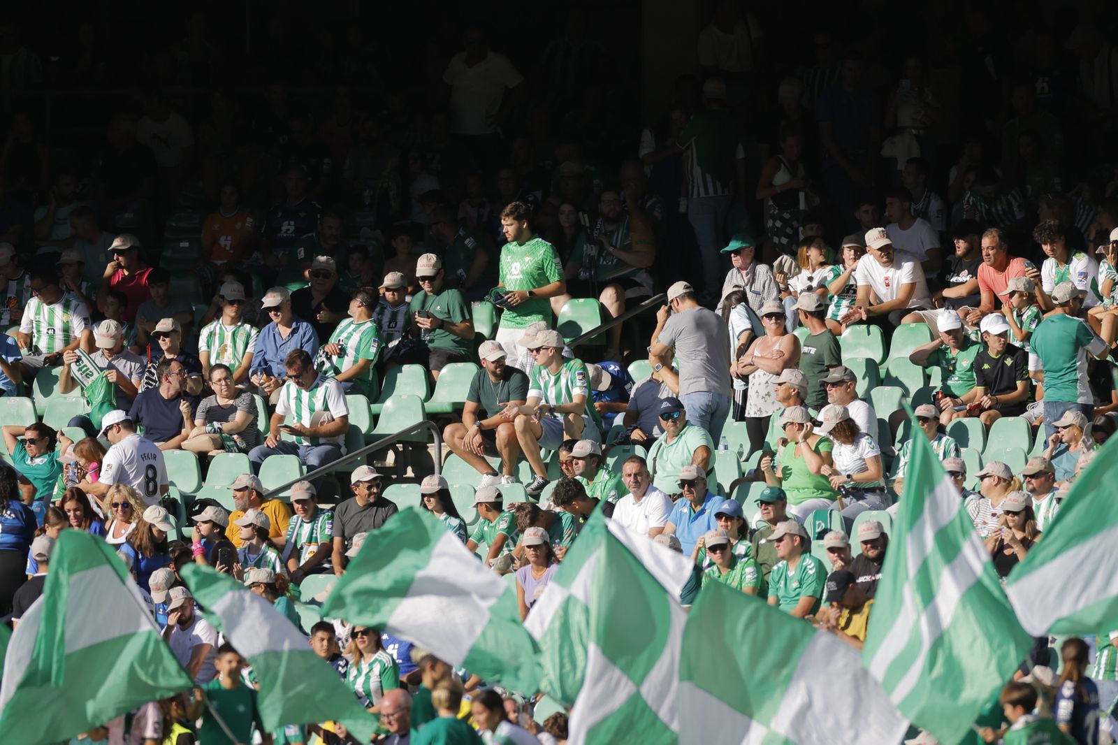 Búscate en las fotos del Betis-Cádiz