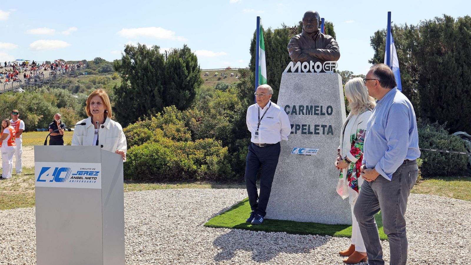 Inauguración del monumento a Carmelo Ezpeleta en el Circuito de Jerez - Ángel Nieto